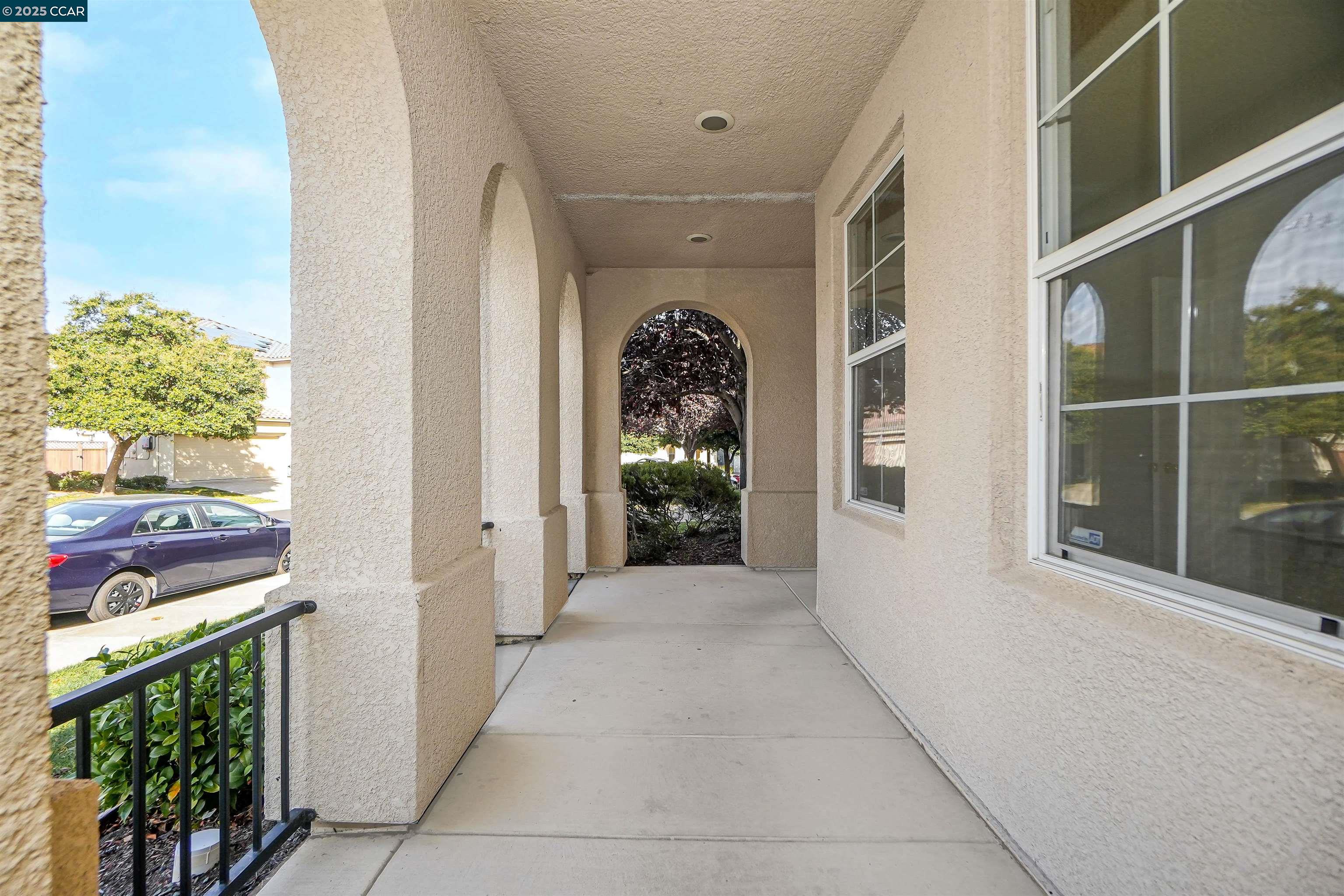 Detail Gallery Image 5 of 57 For 5700 Oakmont Dr, Richmond,  CA 94806 - 6 Beds | 3 Baths