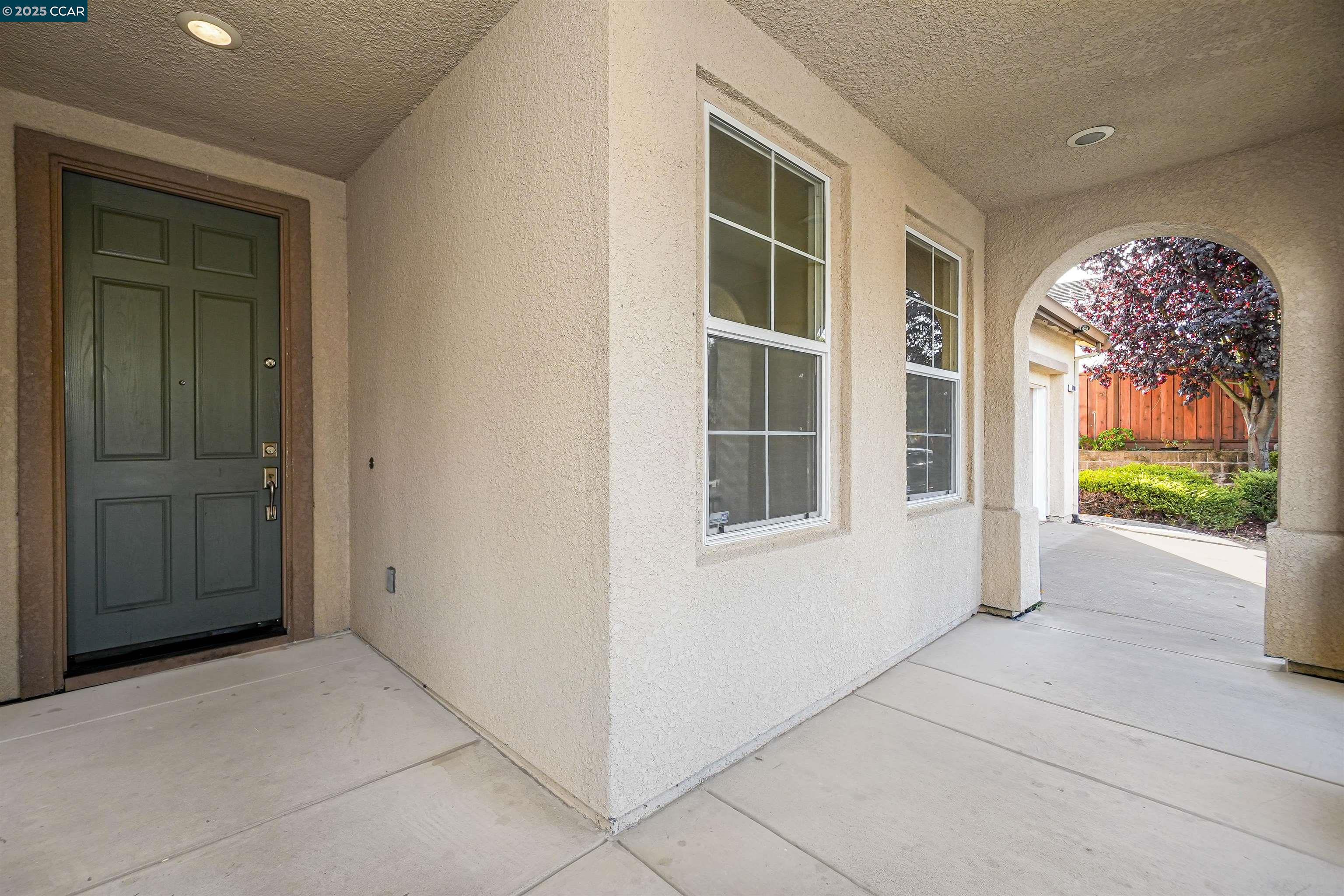 Detail Gallery Image 7 of 57 For 5700 Oakmont Dr, Richmond,  CA 94806 - 6 Beds | 3 Baths