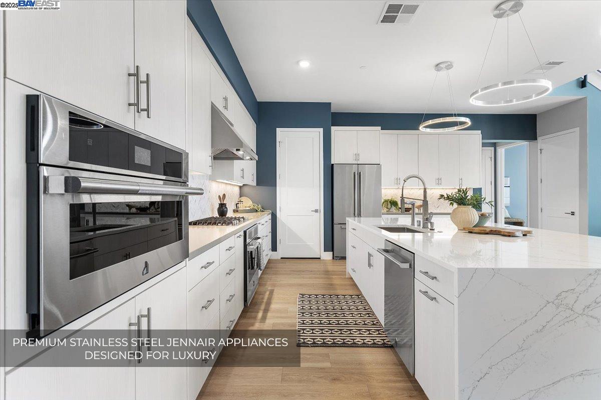 Detail Gallery Image 4 of 60 For 2250 Kilowatt Way #409,  Fremont,  CA 94539 - 3 Beds | 3 Baths