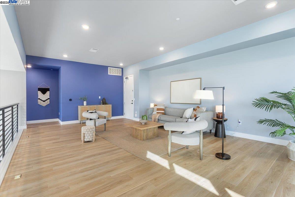 Detail Gallery Image 33 of 60 For 2250 Kilowatt Way #409,  Fremont,  CA 94539 - 3 Beds | 3 Baths