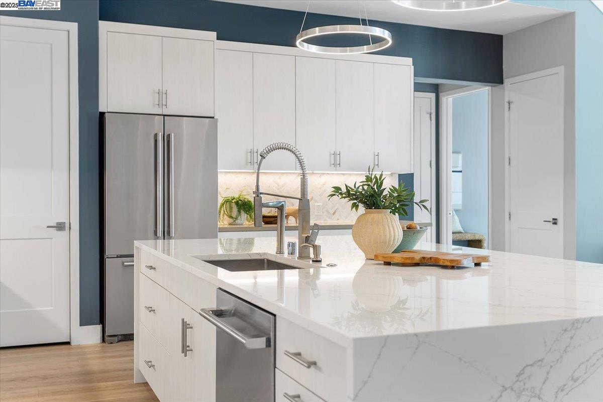 Detail Gallery Image 5 of 60 For 2250 Kilowatt Way #409,  Fremont,  CA 94539 - 3 Beds | 3 Baths