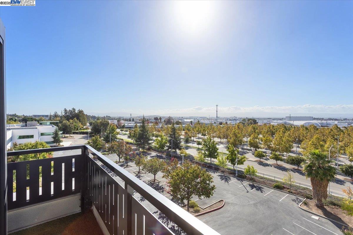 Detail Gallery Image 43 of 60 For 2250 Kilowatt Way #409,  Fremont,  CA 94539 - 3 Beds | 3 Baths