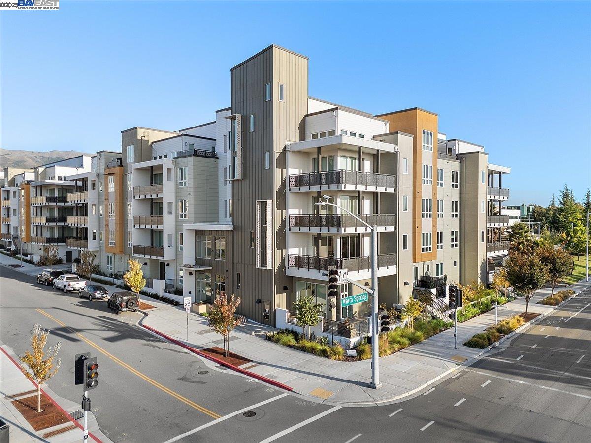 Detail Gallery Image 51 of 60 For 2250 Kilowatt Way #409,  Fremont,  CA 94539 - 3 Beds | 3 Baths