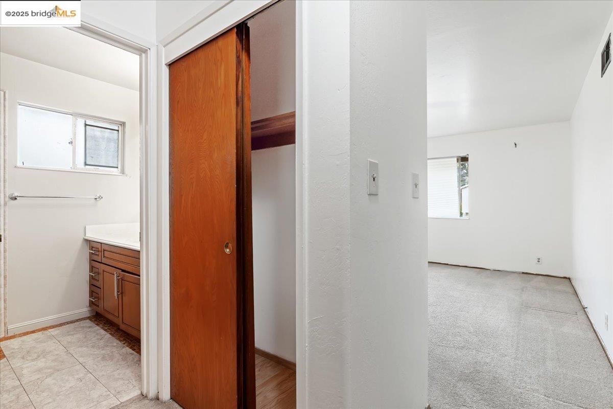 Detail Gallery Image 13 of 28 For 4704 Scotia Ave, Oakland,  CA 94605 - 4 Beds | 2/1 Baths