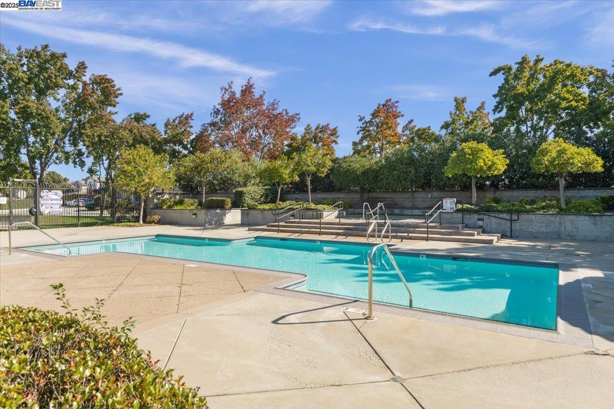 Detail Gallery Image 22 of 27 For 5656 Snowflake Cmn, Fremont,  CA 94538 - 2 Beds | 2 Baths