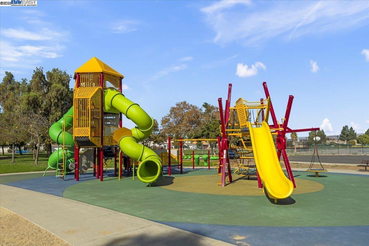 Detail Gallery Image 26 of 27 For 5656 Snowflake Cmn, Fremont,  CA 94538 - 2 Beds | 2 Baths