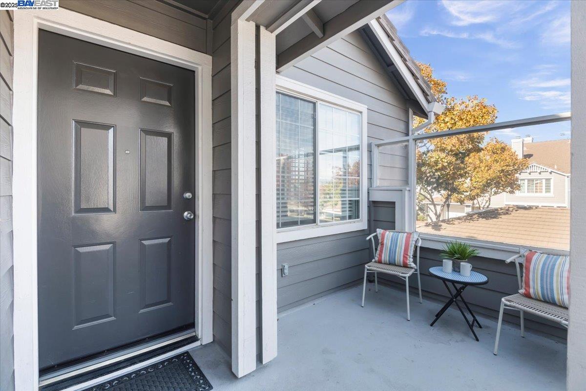 Detail Gallery Image 5 of 27 For 5656 Snowflake Cmn, Fremont,  CA 94538 - 2 Beds | 2 Baths