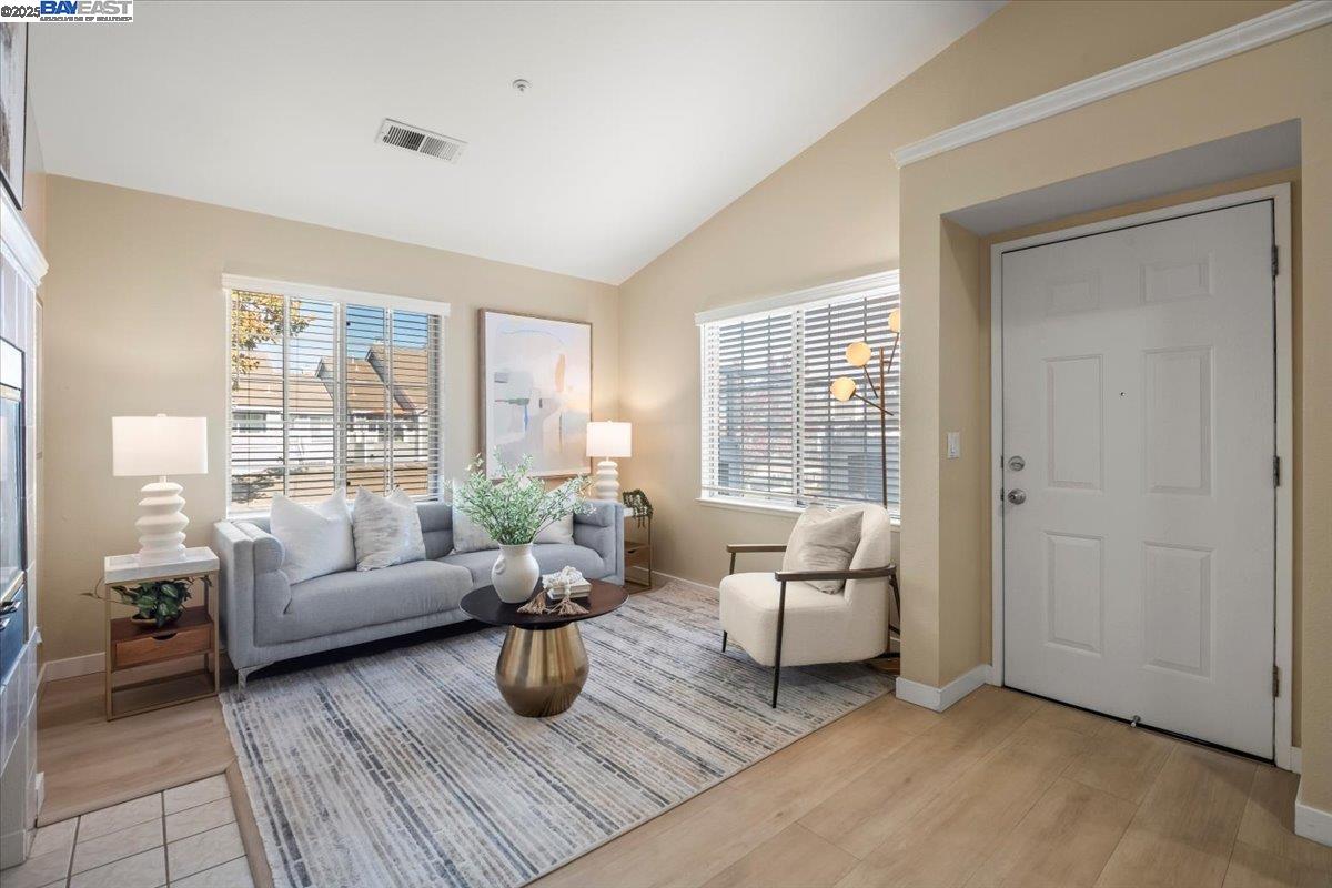 Detail Gallery Image 6 of 27 For 5656 Snowflake Cmn, Fremont,  CA 94538 - 2 Beds | 2 Baths