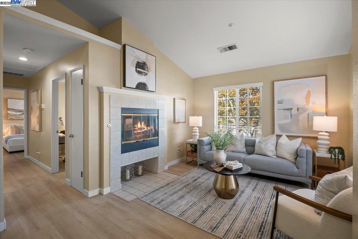 Detail Gallery Image 8 of 27 For 5656 Snowflake Cmn, Fremont,  CA 94538 - 2 Beds | 2 Baths