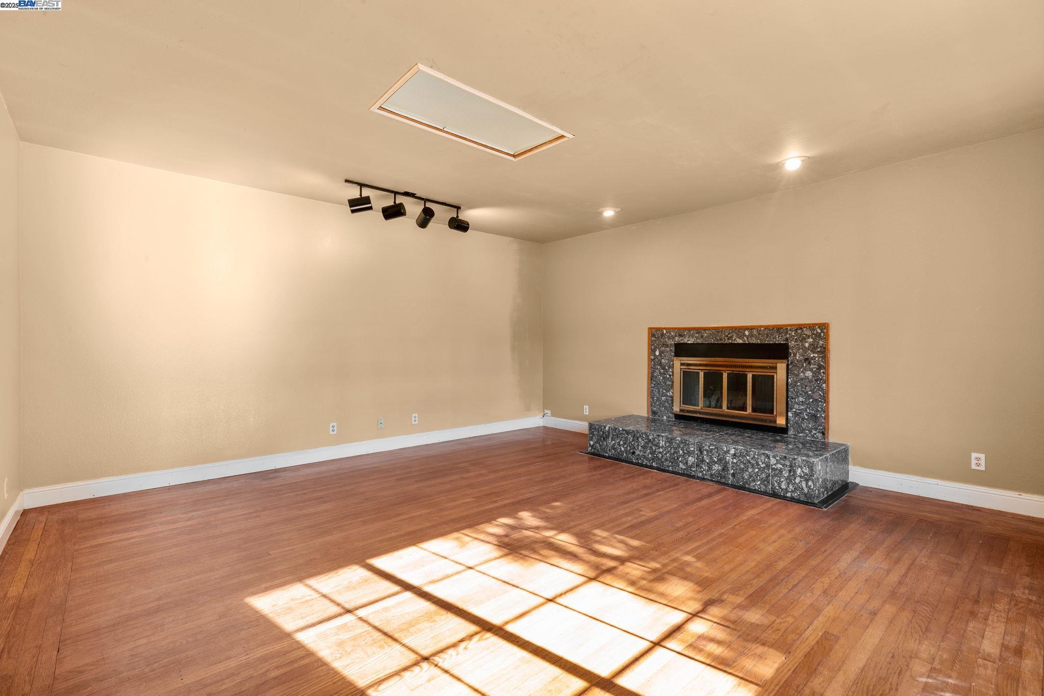 Detail Gallery Image 10 of 42 For 2825 Marlborough Avenue, Redwood City,  CA 94063 - 2 Beds | 1 Baths