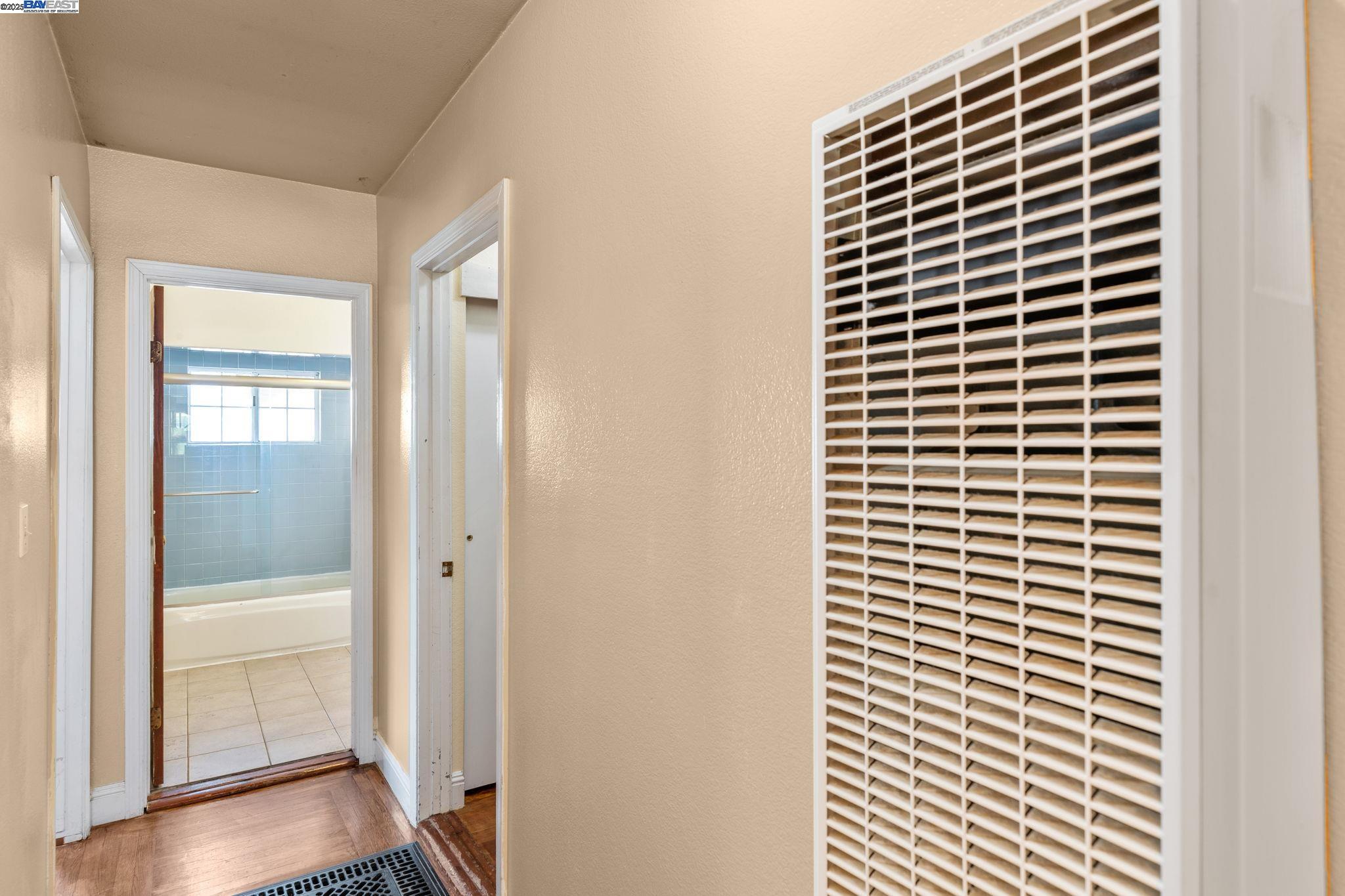 Detail Gallery Image 16 of 42 For 2825 Marlborough Avenue, Redwood City,  CA 94063 - 2 Beds | 1 Baths