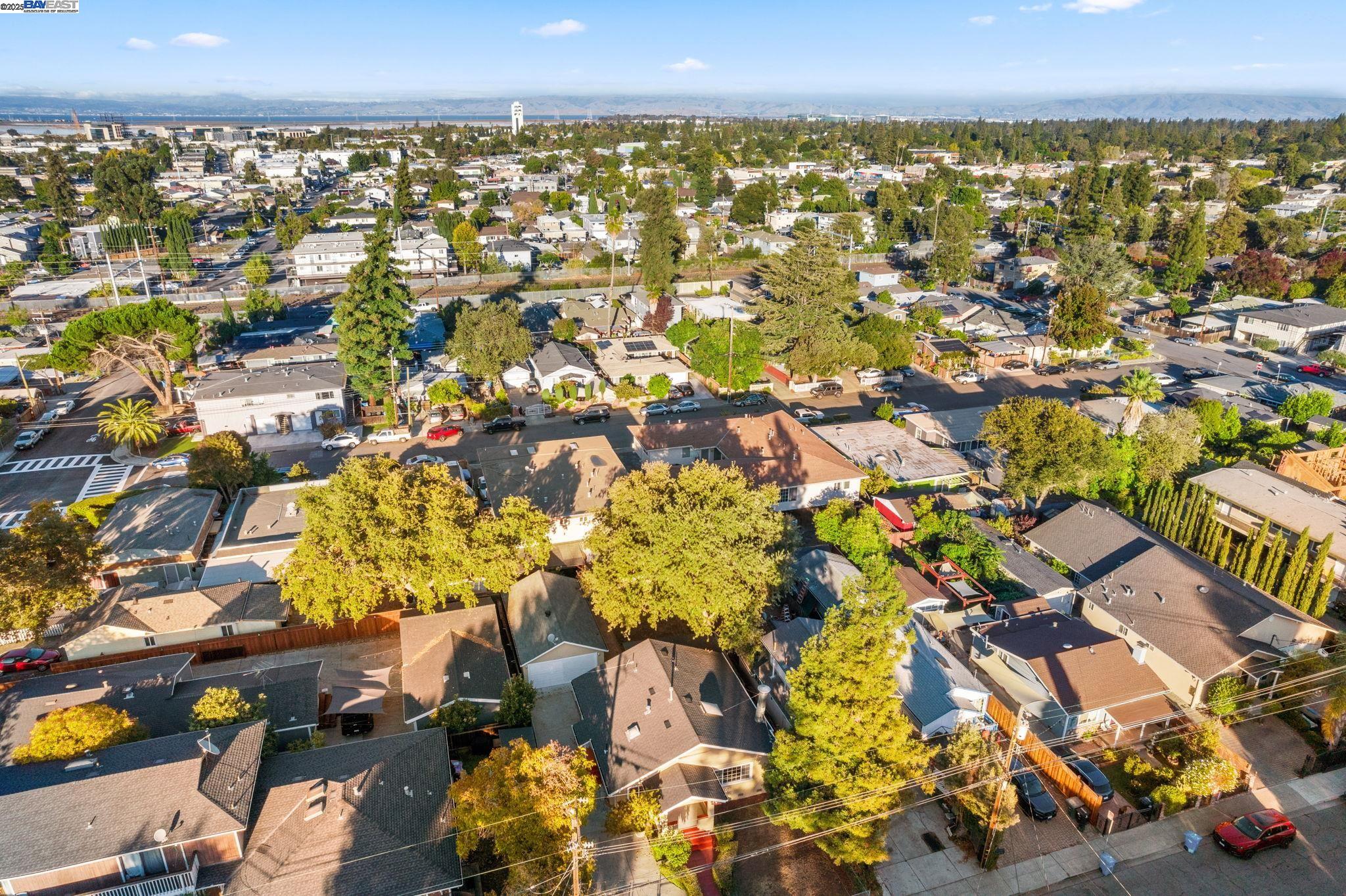 Detail Gallery Image 36 of 42 For 2825 Marlborough Avenue, Redwood City,  CA 94063 - 2 Beds | 1 Baths