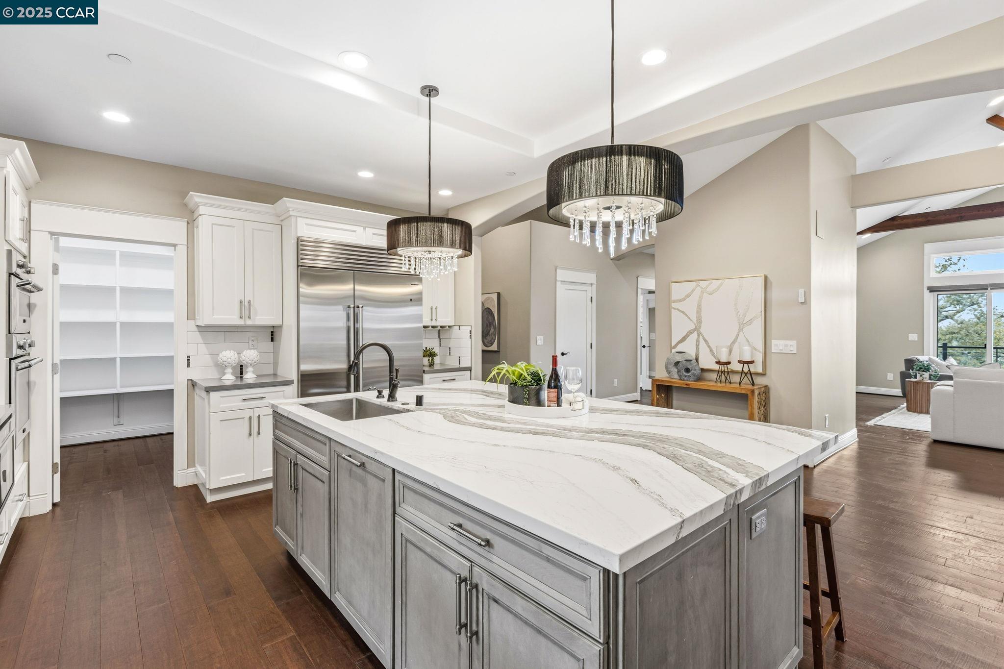 Detail Gallery Image 11 of 56 For 961 Oak View Cir, Lafayette,  CA 94549 - 5 Beds | 4/1 Baths