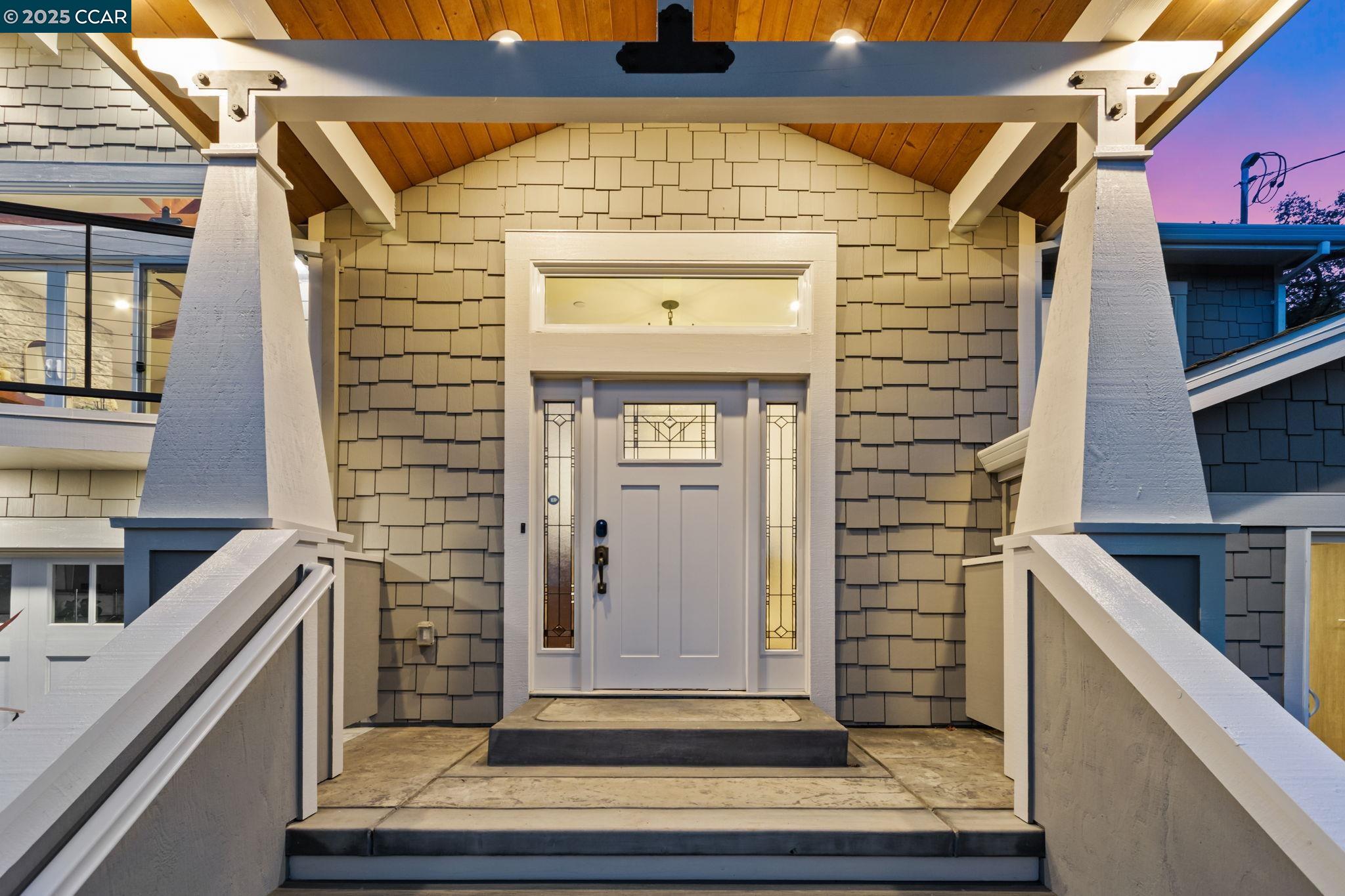 Detail Gallery Image 3 of 56 For 961 Oak View Cir, Lafayette,  CA 94549 - 5 Beds | 4/1 Baths