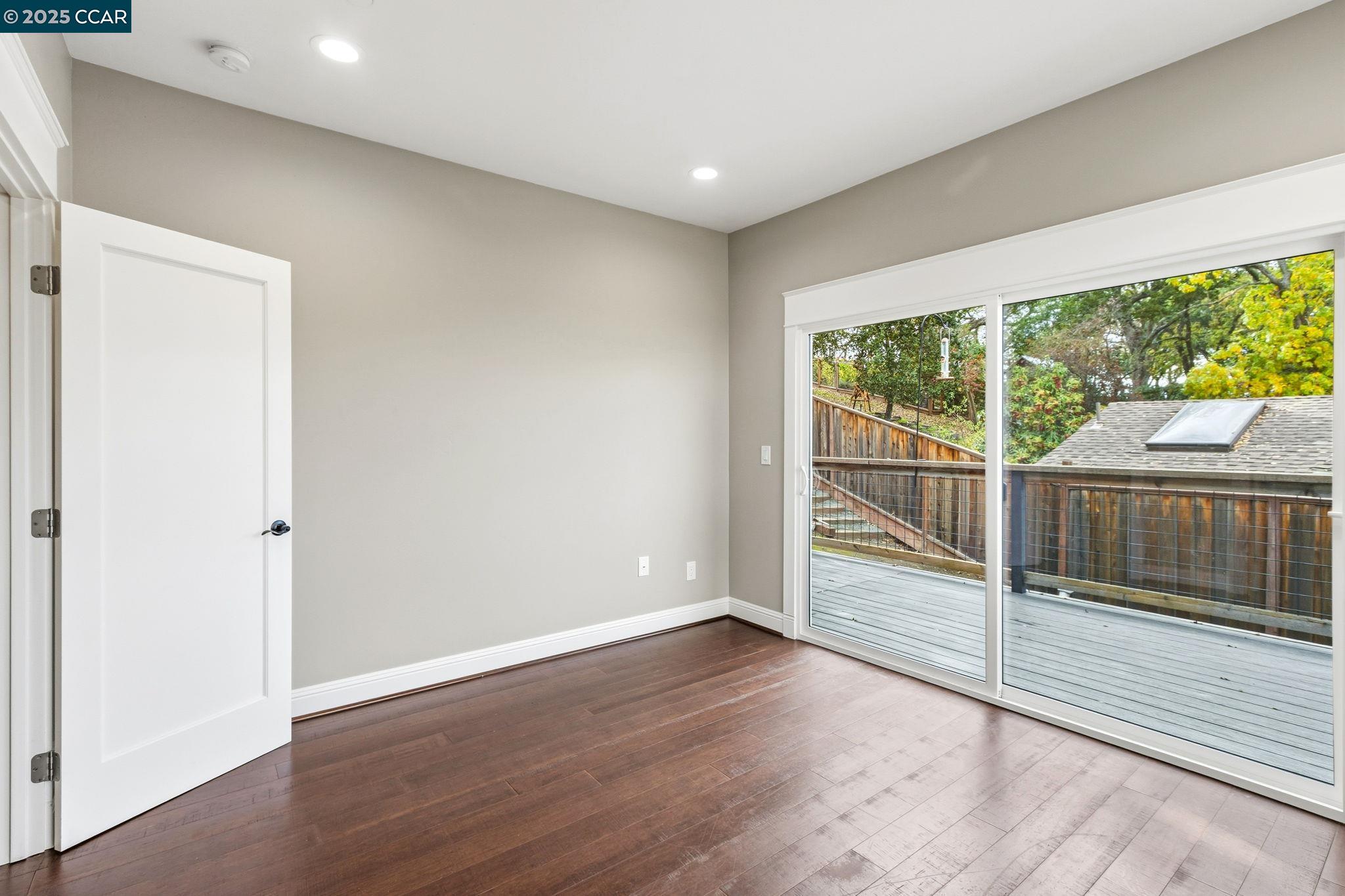 Detail Gallery Image 21 of 56 For 961 Oak View Cir, Lafayette,  CA 94549 - 5 Beds | 4/1 Baths