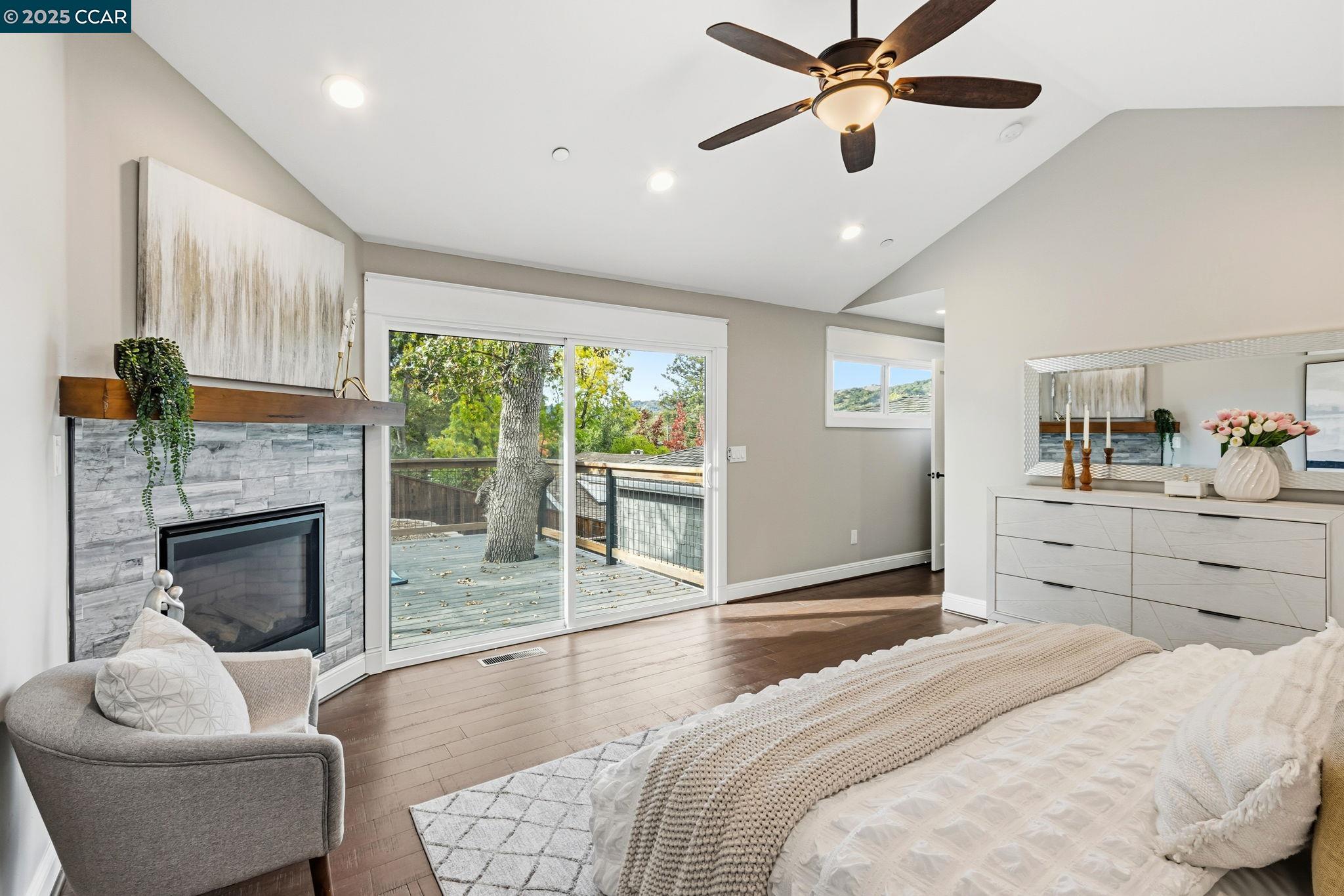 Detail Gallery Image 24 of 56 For 961 Oak View Cir, Lafayette,  CA 94549 - 5 Beds | 4/1 Baths