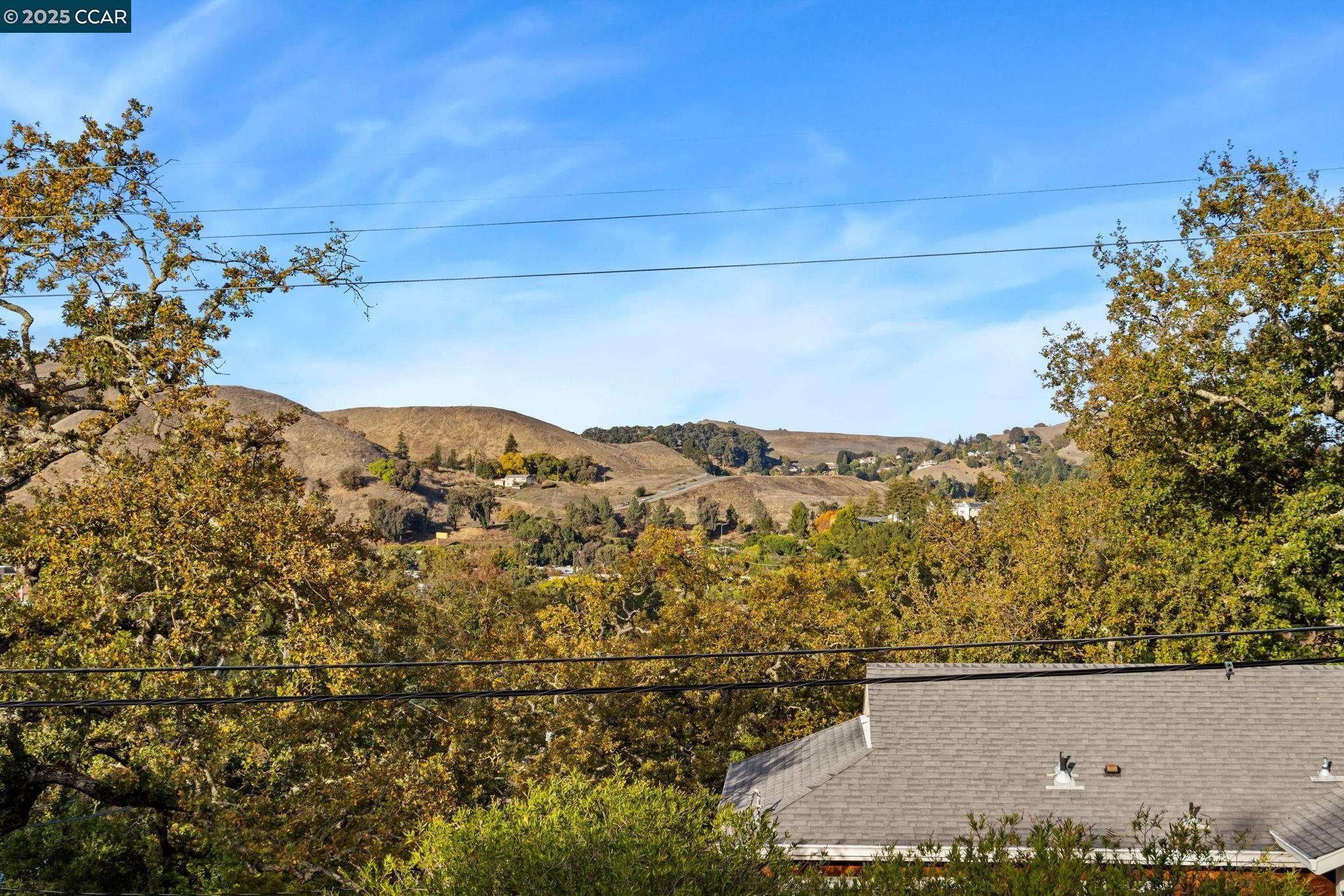 Detail Gallery Image 33 of 56 For 961 Oak View Cir, Lafayette,  CA 94549 - 5 Beds | 4/1 Baths