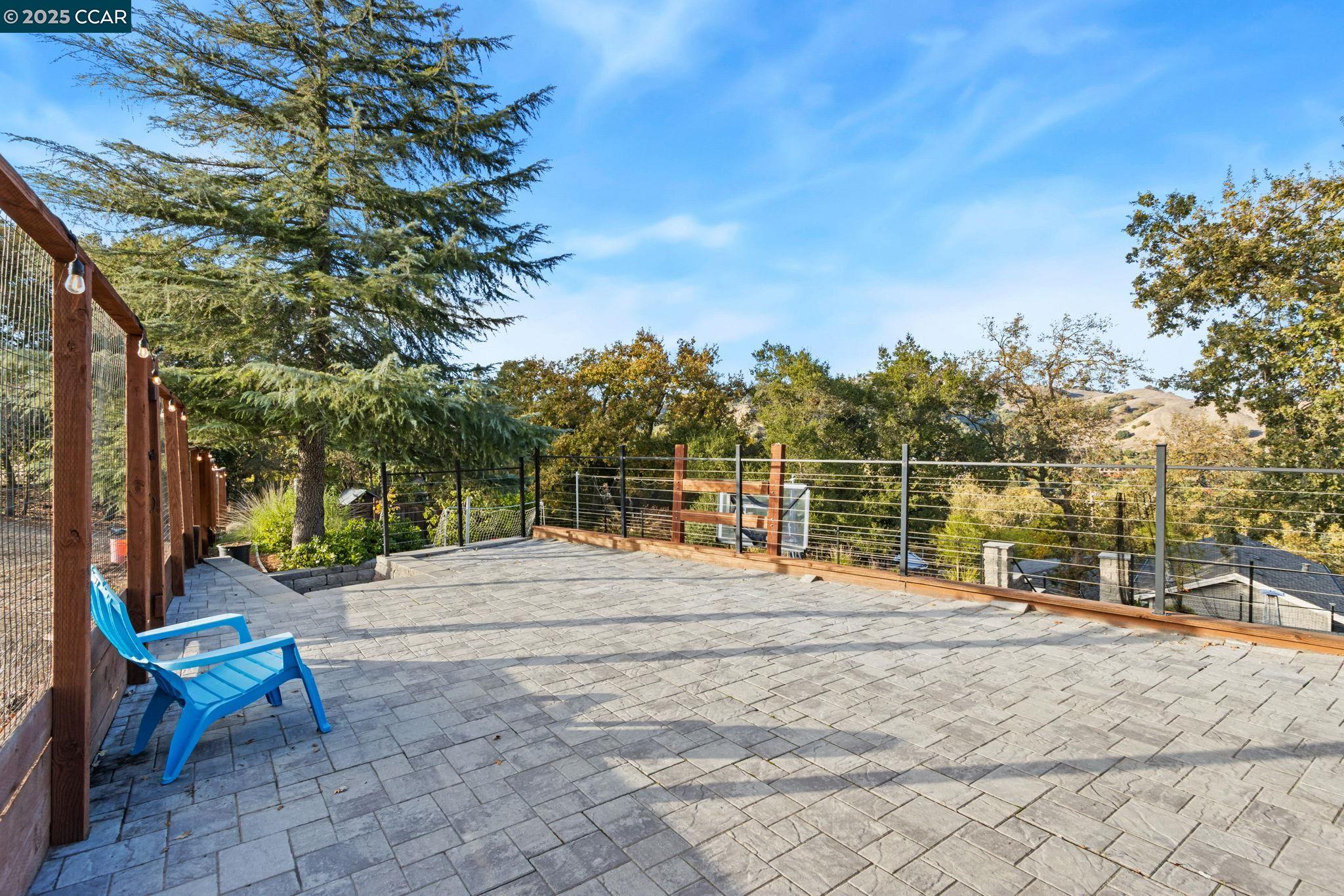 Detail Gallery Image 40 of 56 For 961 Oak View Cir, Lafayette,  CA 94549 - 5 Beds | 4/1 Baths