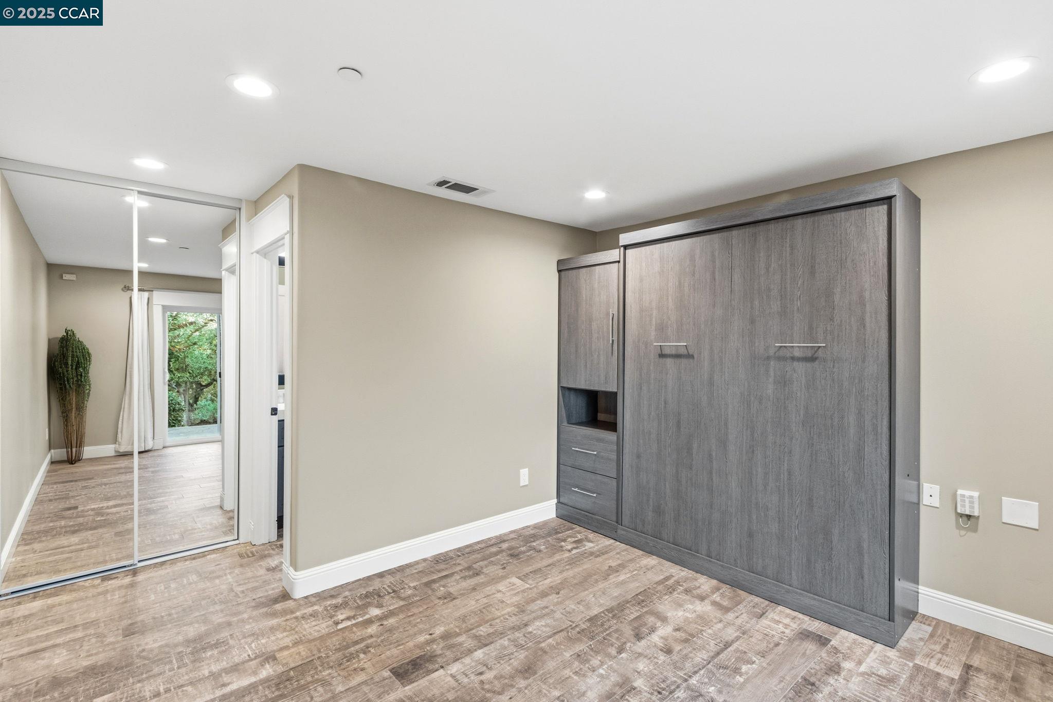 Detail Gallery Image 45 of 56 For 961 Oak View Cir, Lafayette,  CA 94549 - 5 Beds | 4/1 Baths