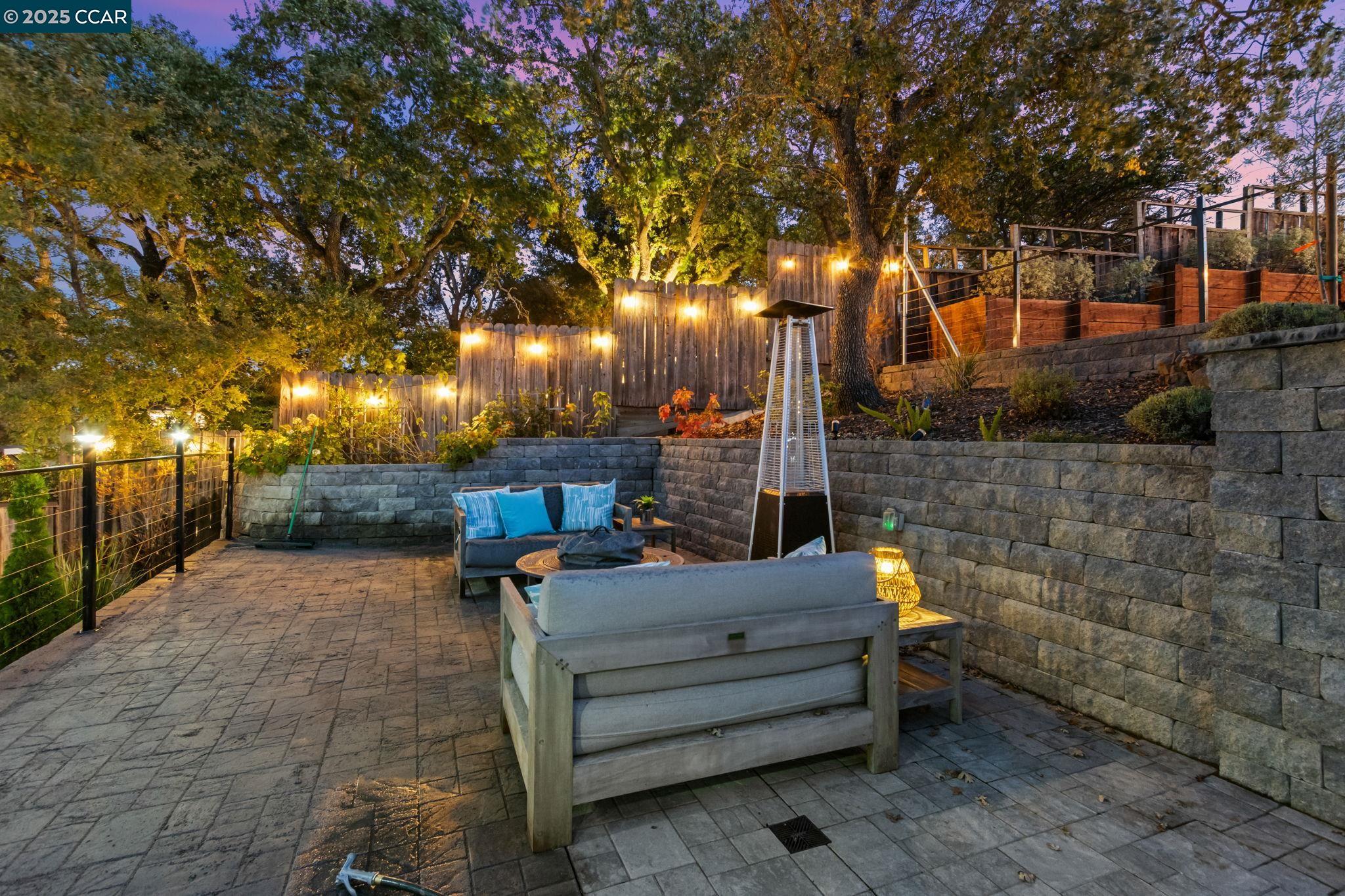 Detail Gallery Image 50 of 56 For 961 Oak View Cir, Lafayette,  CA 94549 - 5 Beds | 4/1 Baths