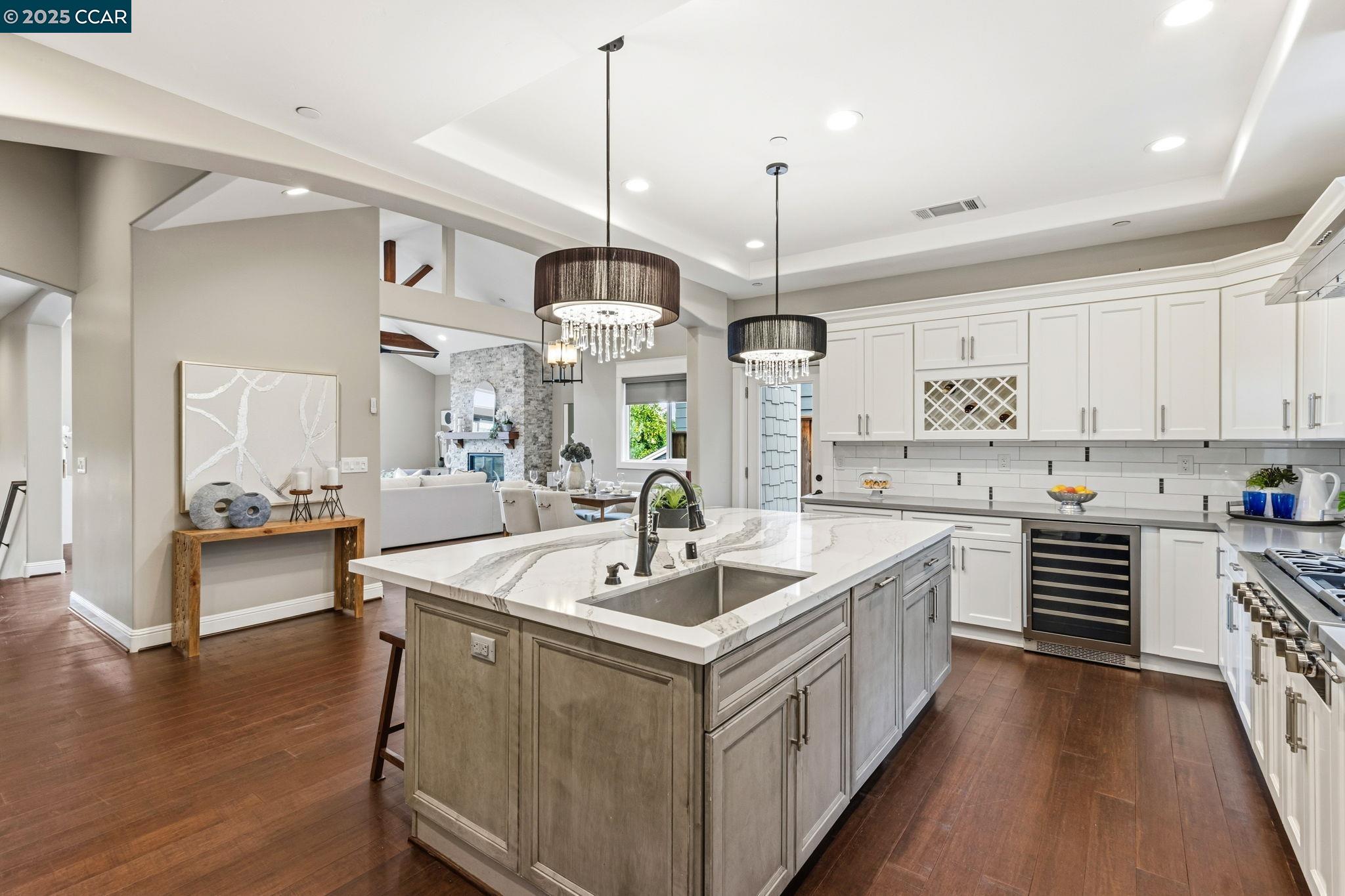 Detail Gallery Image 10 of 56 For 961 Oak View Cir, Lafayette,  CA 94549 - 5 Beds | 4/1 Baths