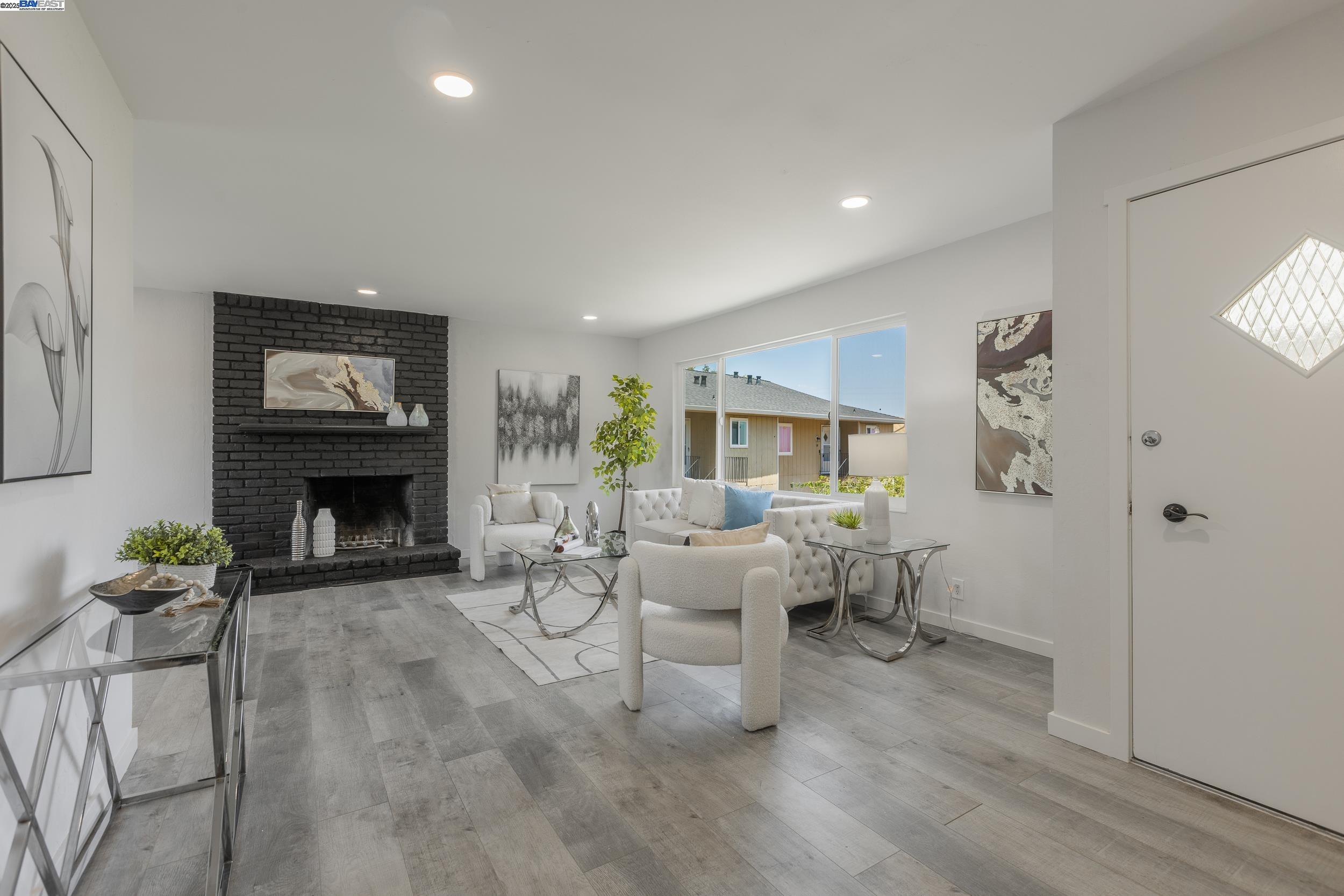 Detail Gallery Image 3 of 25 For 1965 Ascot Dr #6,  Moraga,  CA 94556 - 3 Beds | 2 Baths