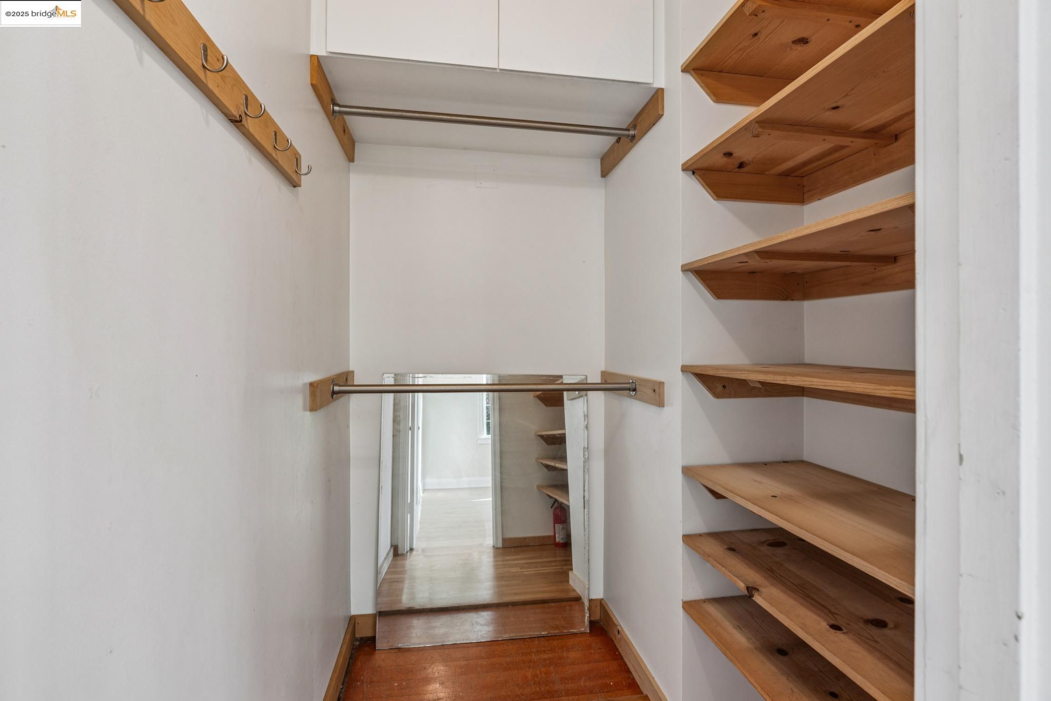 Detail Gallery Image 13 of 43 For 3412 Magnolia St, Oakland,  CA 94608 - 1 Beds | 1/1 Baths