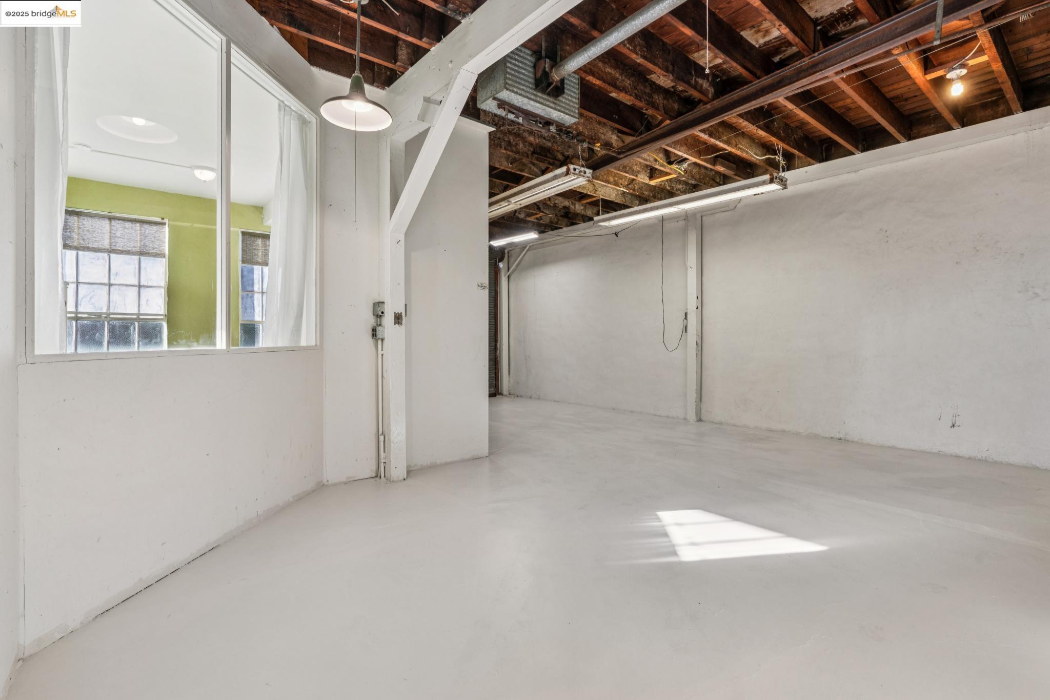 Detail Gallery Image 27 of 43 For 3412 Magnolia St, Oakland,  CA 94608 - 1 Beds | 1/1 Baths