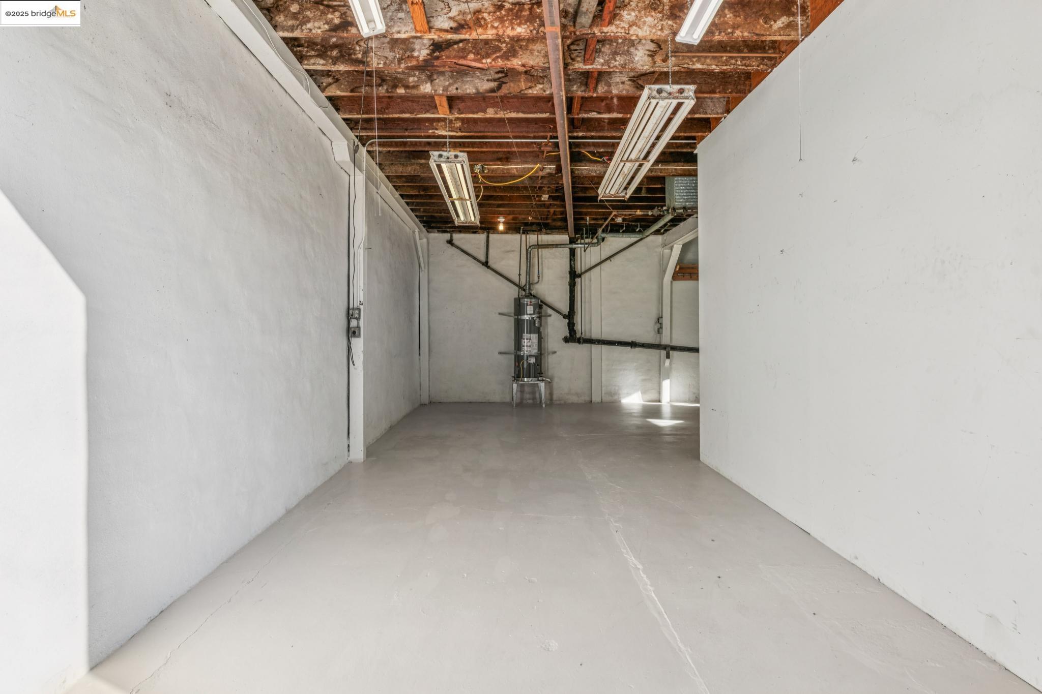 Detail Gallery Image 30 of 43 For 3412 Magnolia St, Oakland,  CA 94608 - 1 Beds | 1/1 Baths