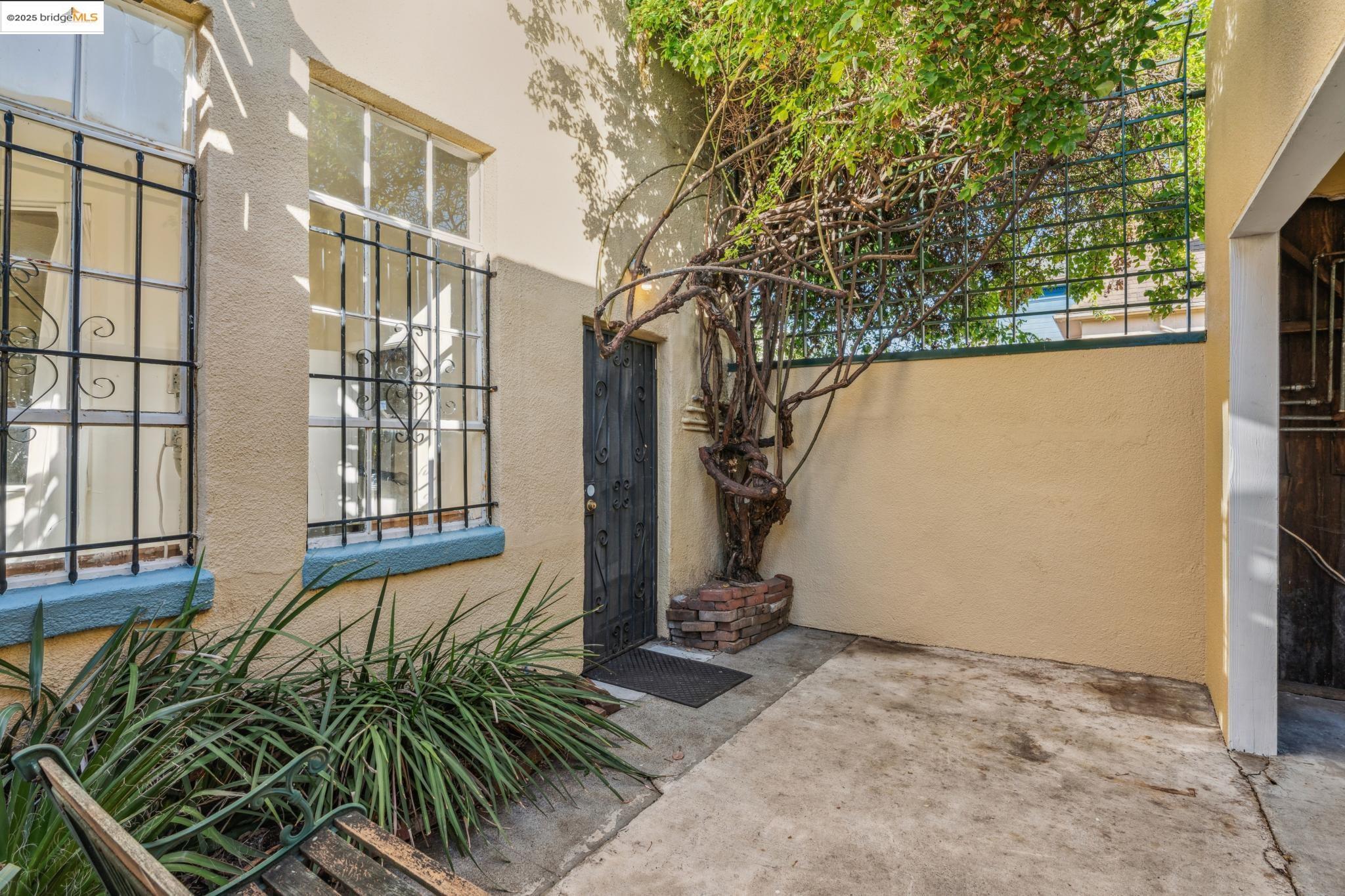 Detail Gallery Image 31 of 43 For 3412 Magnolia St, Oakland,  CA 94608 - 1 Beds | 1/1 Baths