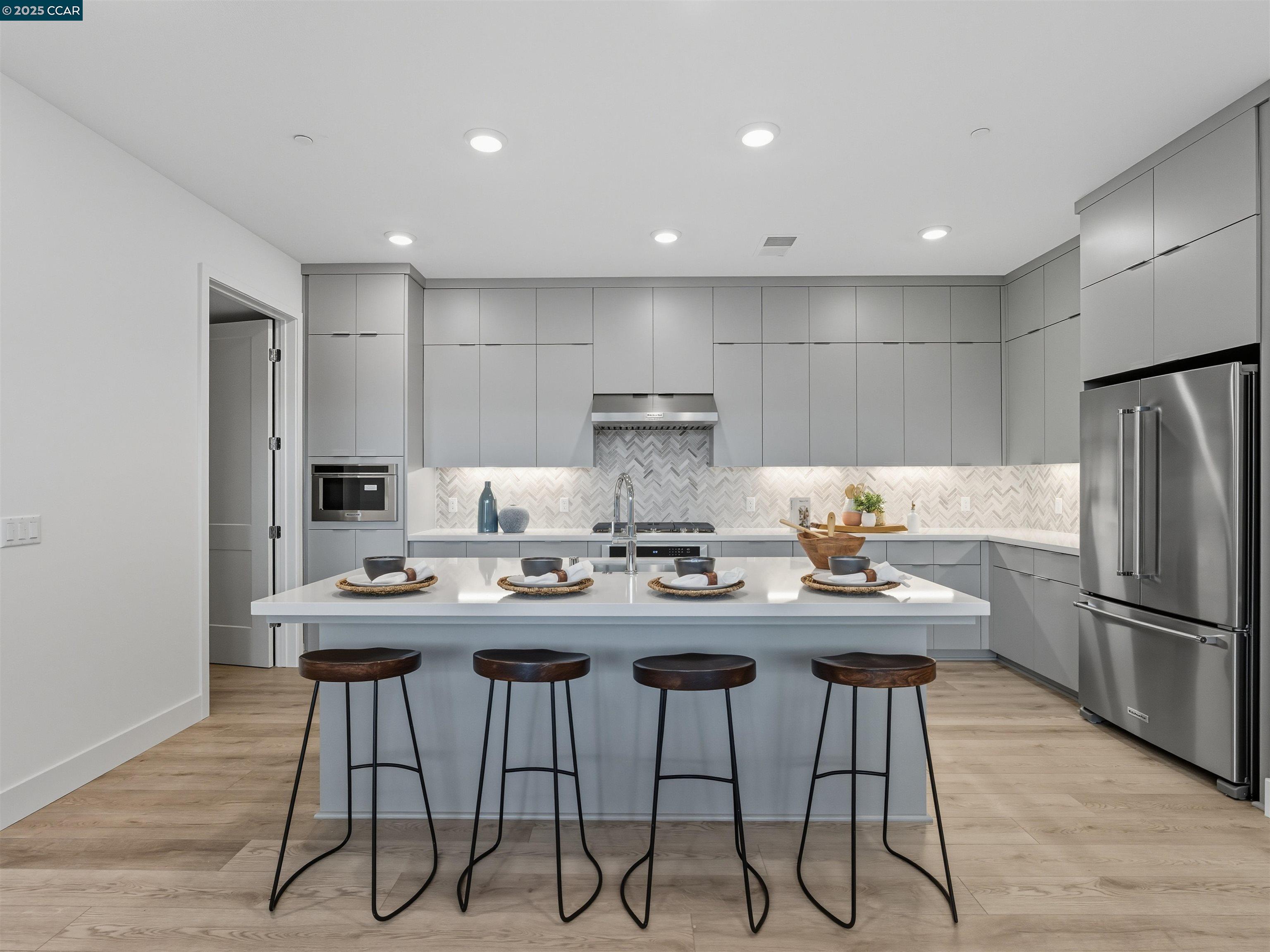 Photo #1: 41117279 Listing: Photo #1