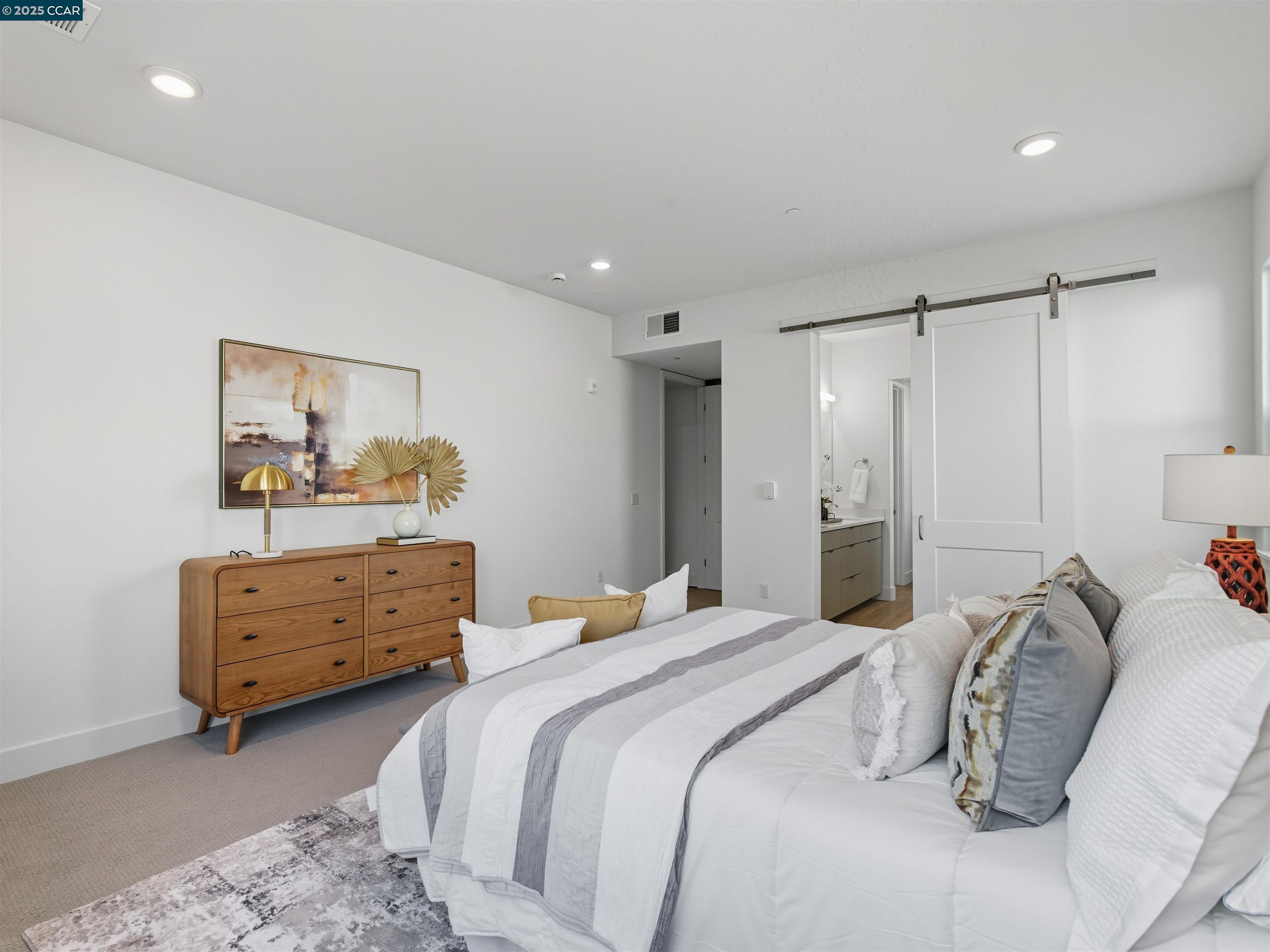 Photo #15: 41117279 Listing: Photo #15