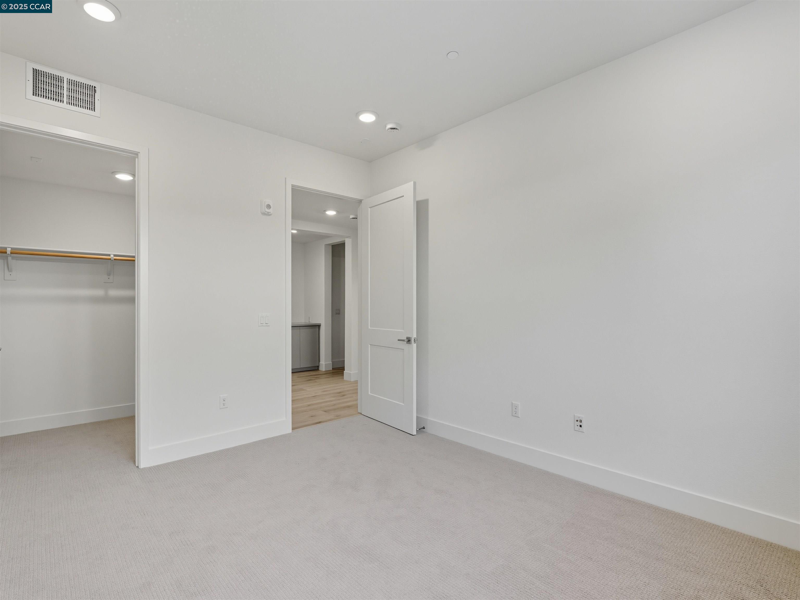 Photo #21: 41117279 Listing: Photo #21