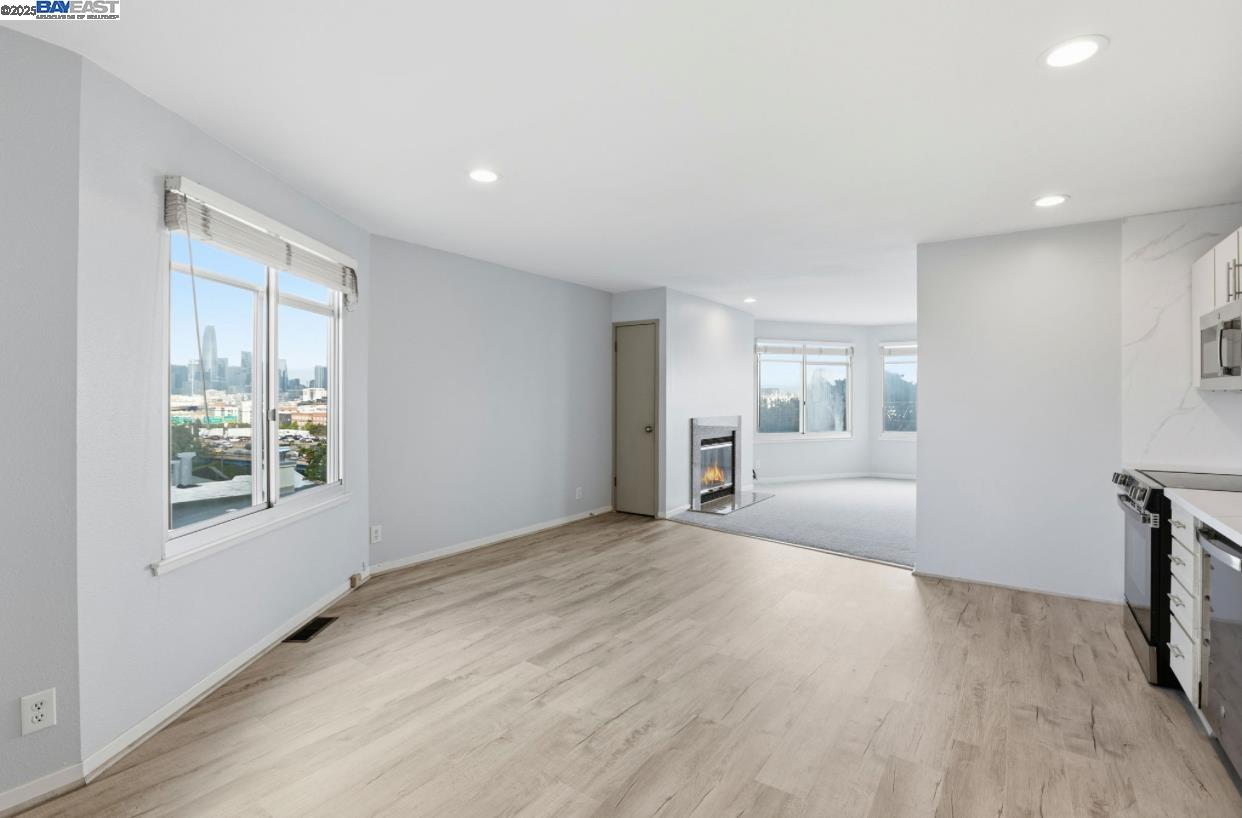 Detail Gallery Image 17 of 46 For 450 San Bruno Ave #2,  San Francisco,  CA 94110 - 3 Beds | 3 Baths