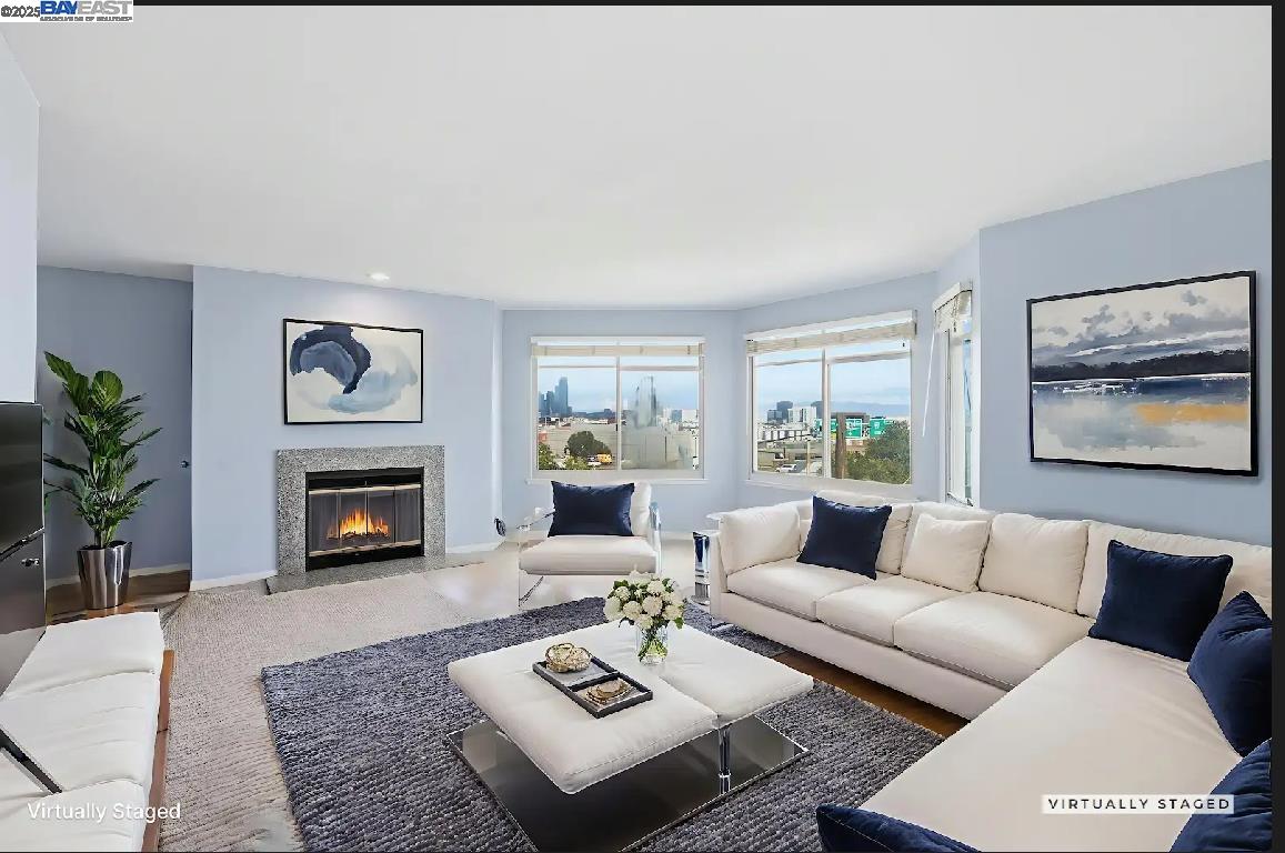 Detail Gallery Image 3 of 46 For 450 San Bruno Ave #2,  San Francisco,  CA 94110 - 3 Beds | 3 Baths