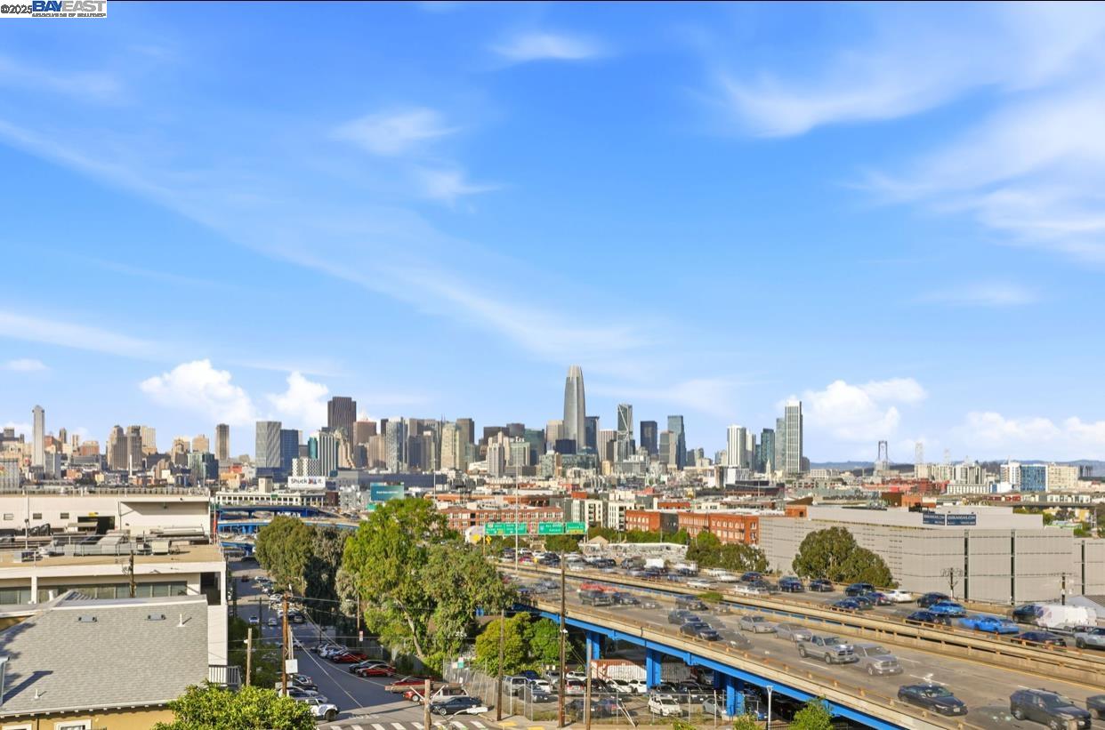 Detail Gallery Image 7 of 57 For 450 San Bruno Ave #2,  San Francisco,  CA 94110 - 3 Beds | 3 Baths