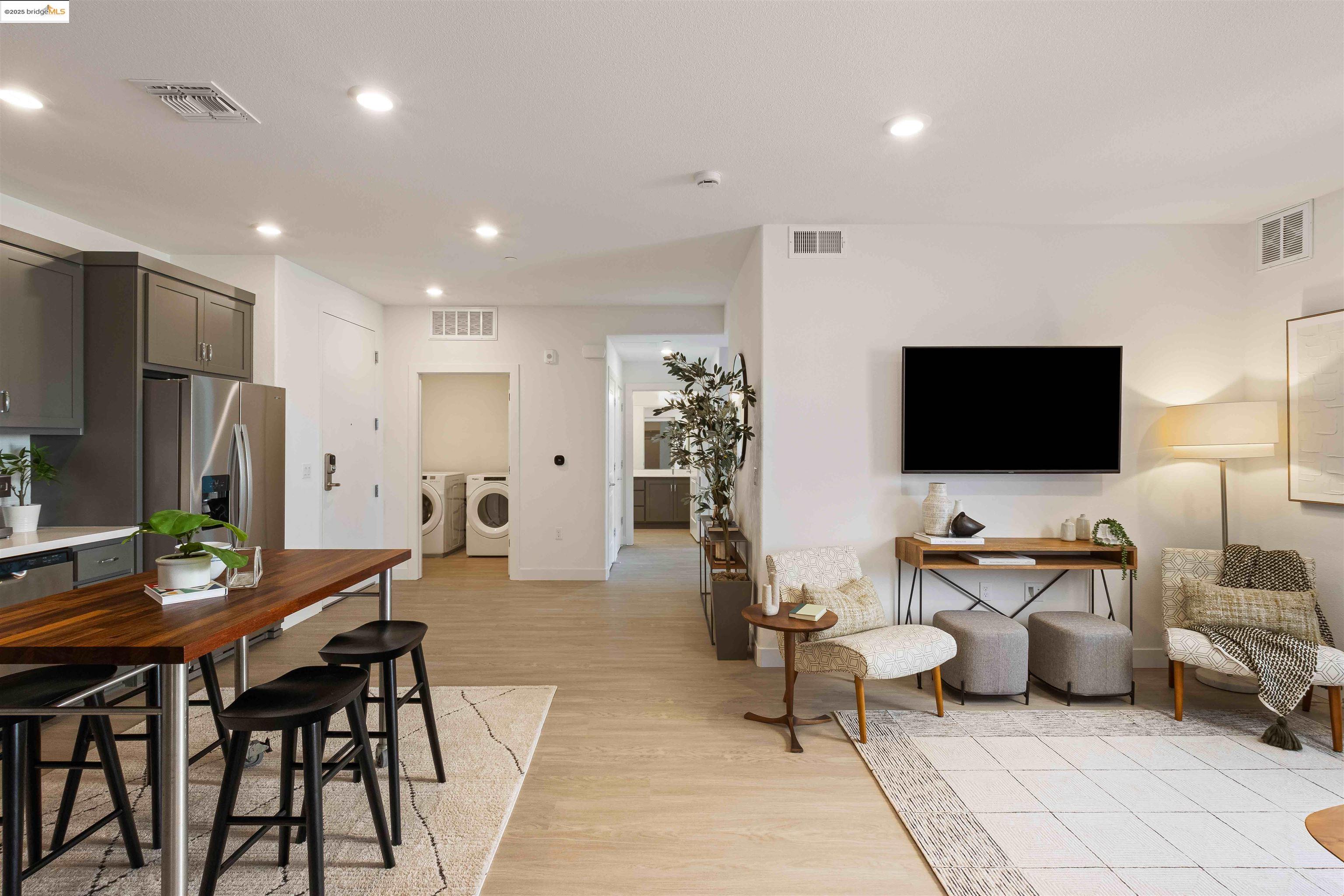 Detail Gallery Image 6 of 11 For 500 Somi Ct #314,  Hayward,  CA 94544 - 2 Beds | 2 Baths