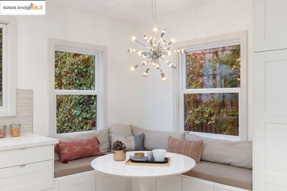 Detail Gallery Image 11 of 60 For 589 San Luis Rd., Berkeley,  CA 94707-1723 - 4 Beds | 2 Baths