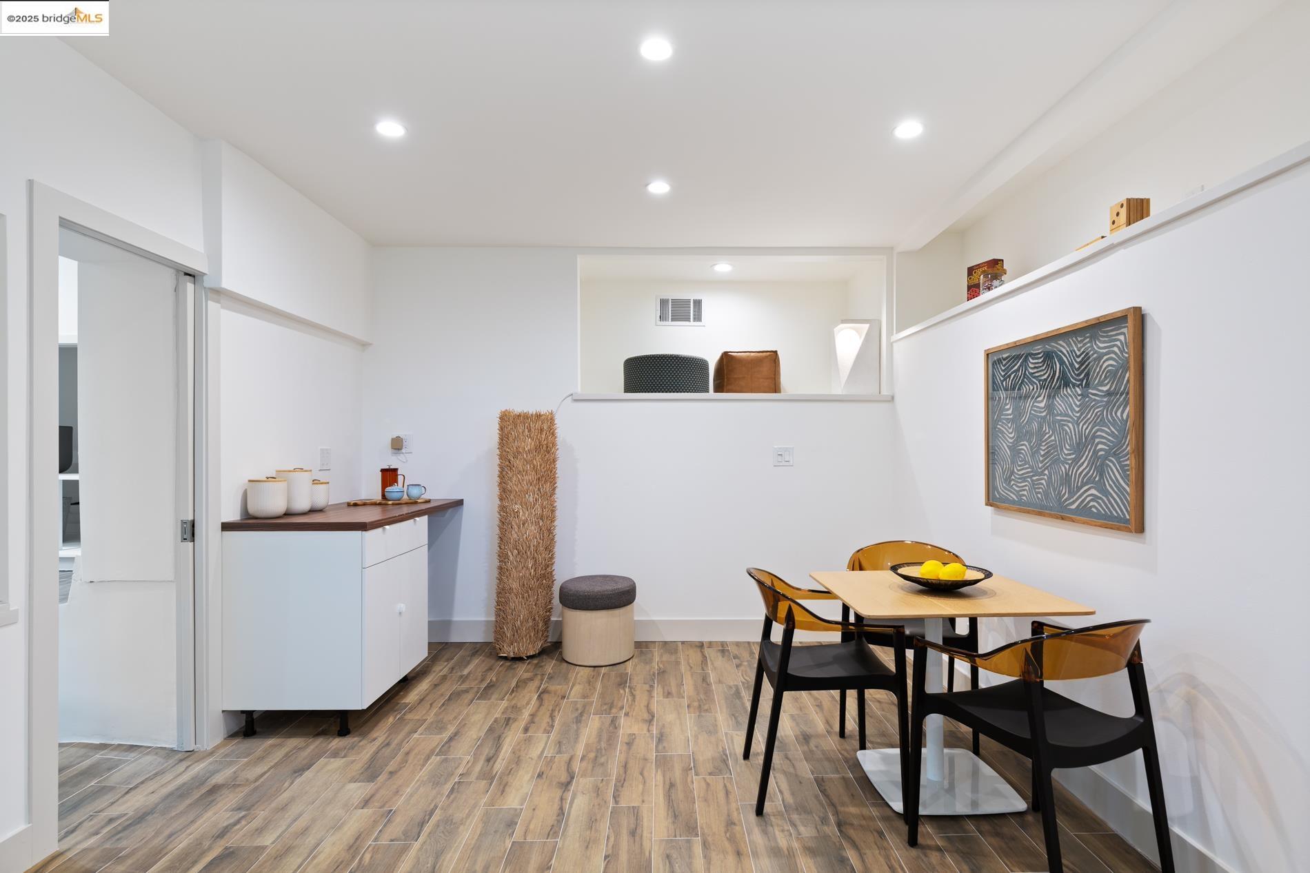 Detail Gallery Image 29 of 60 For 589 San Luis Rd., Berkeley,  CA 94707-1723 - 4 Beds | 2 Baths