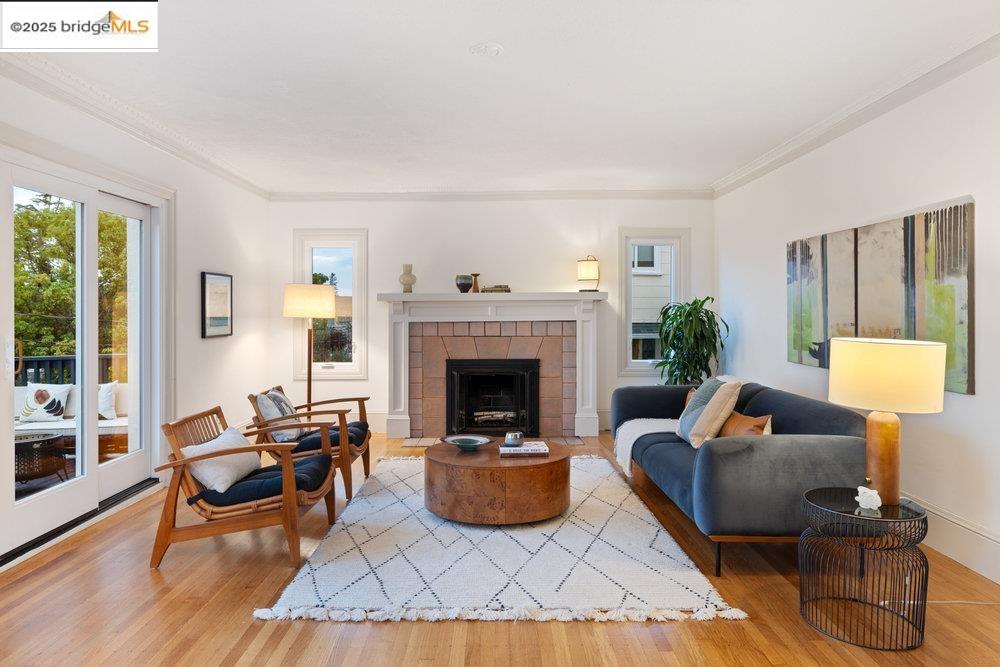 Detail Gallery Image 5 of 60 For 589 San Luis Rd., Berkeley,  CA 94707-1723 - 4 Beds | 2 Baths