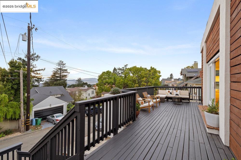 Detail Gallery Image 43 of 60 For 589 San Luis Rd., Berkeley,  CA 94707-1723 - 4 Beds | 2 Baths