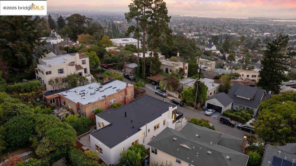 Detail Gallery Image 50 of 60 For 589 San Luis Rd., Berkeley,  CA 94707-1723 - 4 Beds | 2 Baths