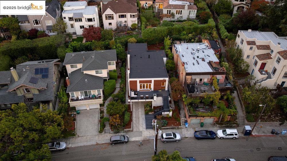 Detail Gallery Image 53 of 60 For 589 San Luis Rd., Berkeley,  CA 94707-1723 - 4 Beds | 2 Baths