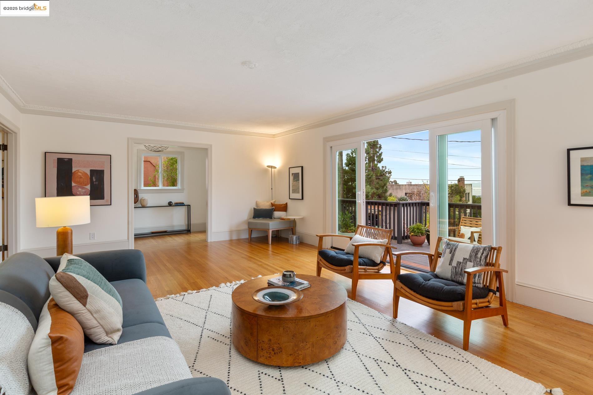 Detail Gallery Image 7 of 60 For 589 San Luis Rd., Berkeley,  CA 94707-1723 - 4 Beds | 2 Baths