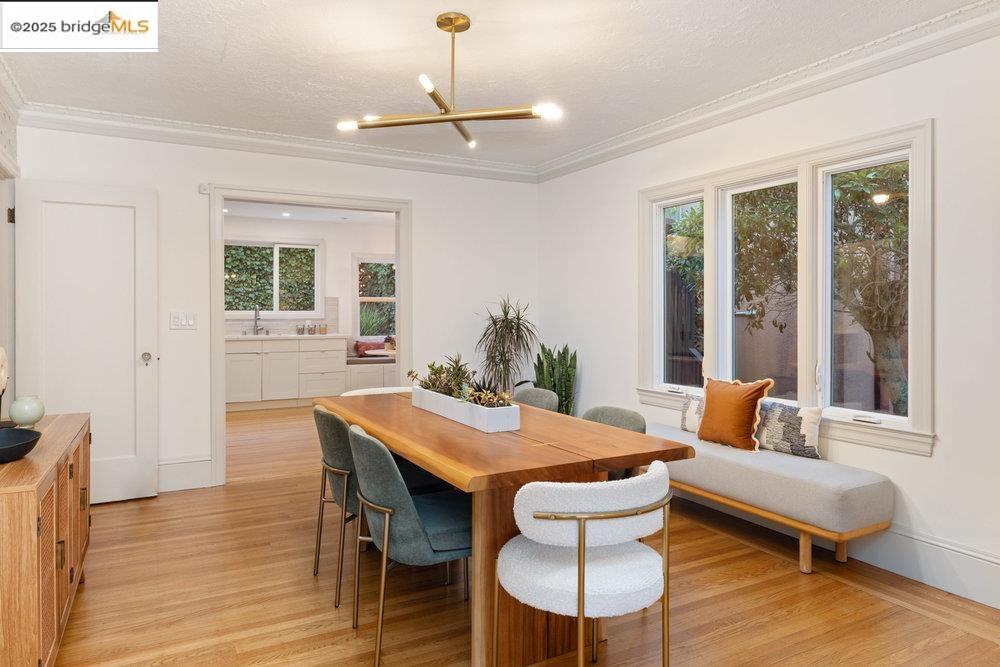 Detail Gallery Image 8 of 60 For 589 San Luis Rd., Berkeley,  CA 94707-1723 - 4 Beds | 2 Baths