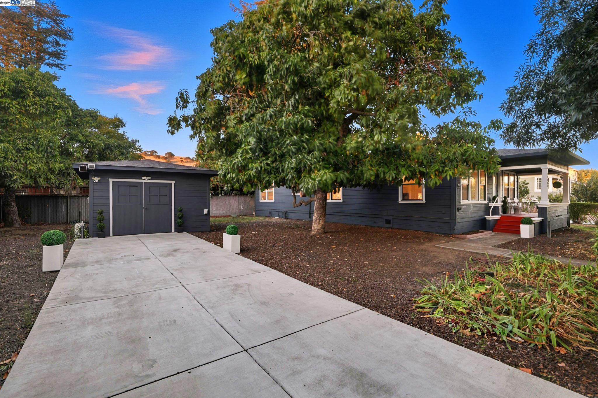 Detail Gallery Image 3 of 50 For 37286 3rd St, Fremont,  CA 94536 - 4 Beds | 3 Baths