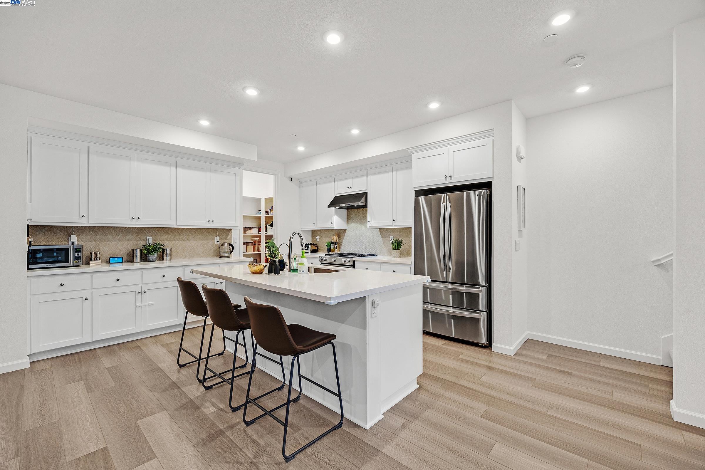 Detail Gallery Image 8 of 35 For 5422 Arnold Rd, Dublin,  CA 94568 - 4 Beds | 3 Baths