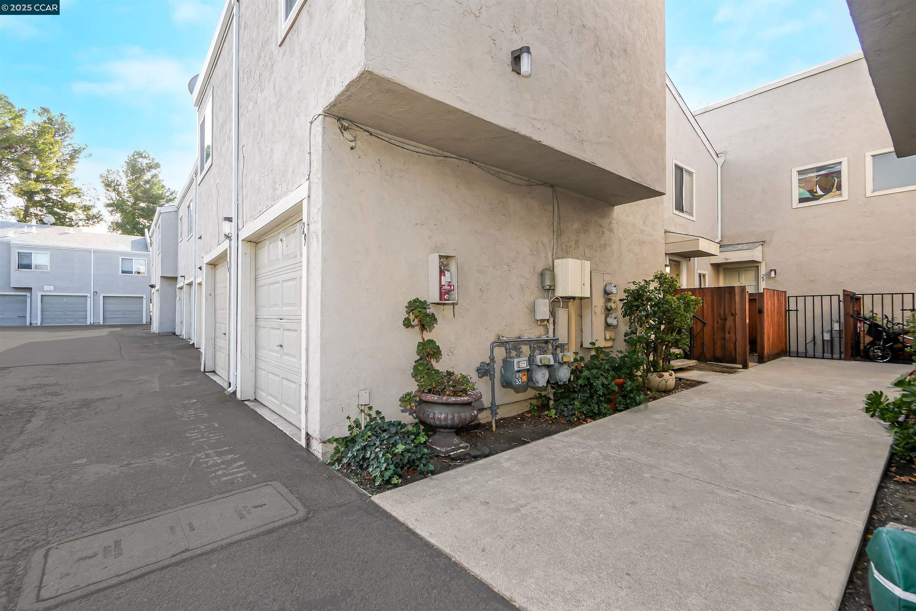 Detail Gallery Image 14 of 17 For 3712 Willow Pass Rd #31,  Concord,  CA 94519 - 2 Beds | 1 Baths