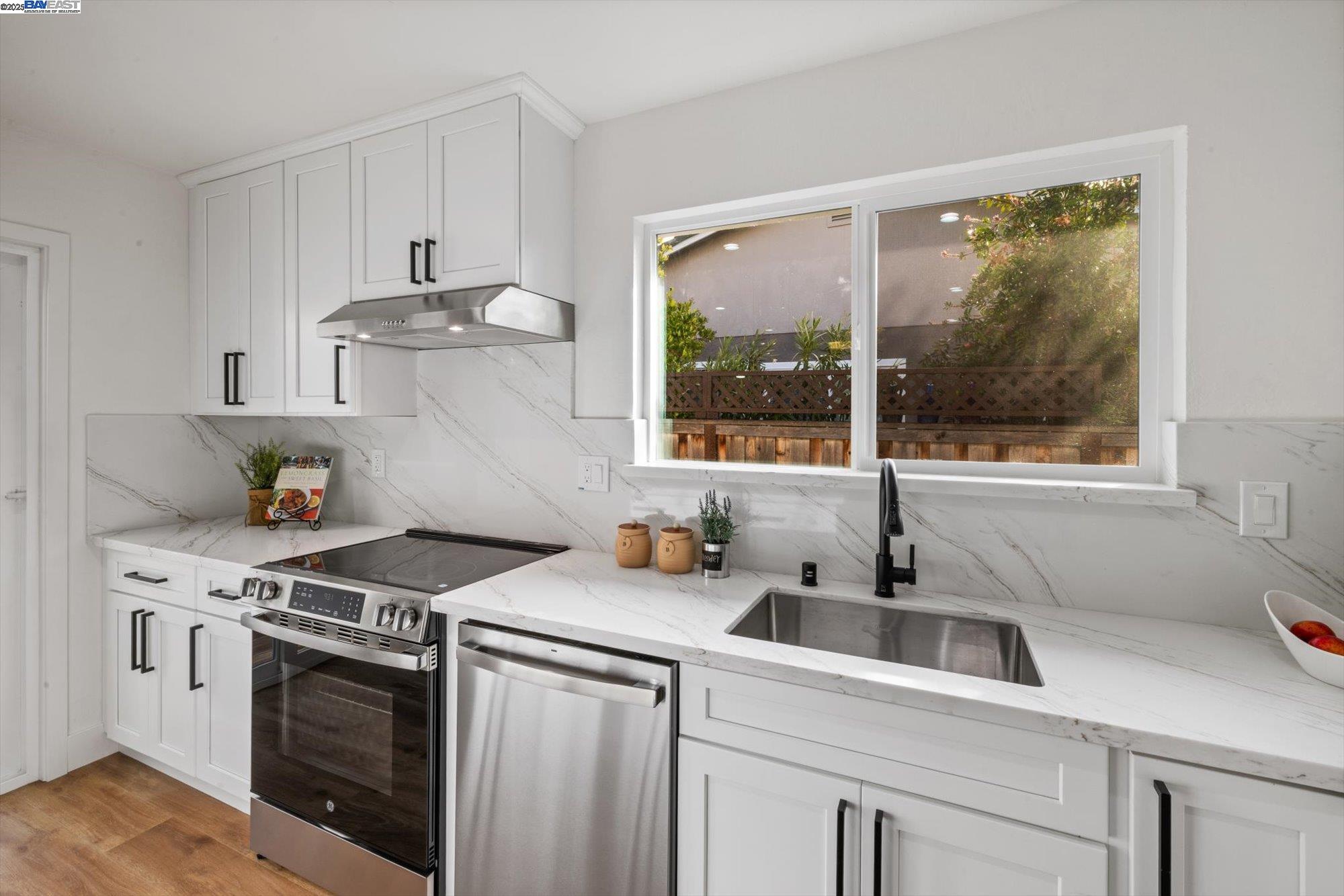 Detail Gallery Image 19 of 57 For 109 Bellflower Ct, Hercules,  CA 94547 - 3 Beds | 2 Baths