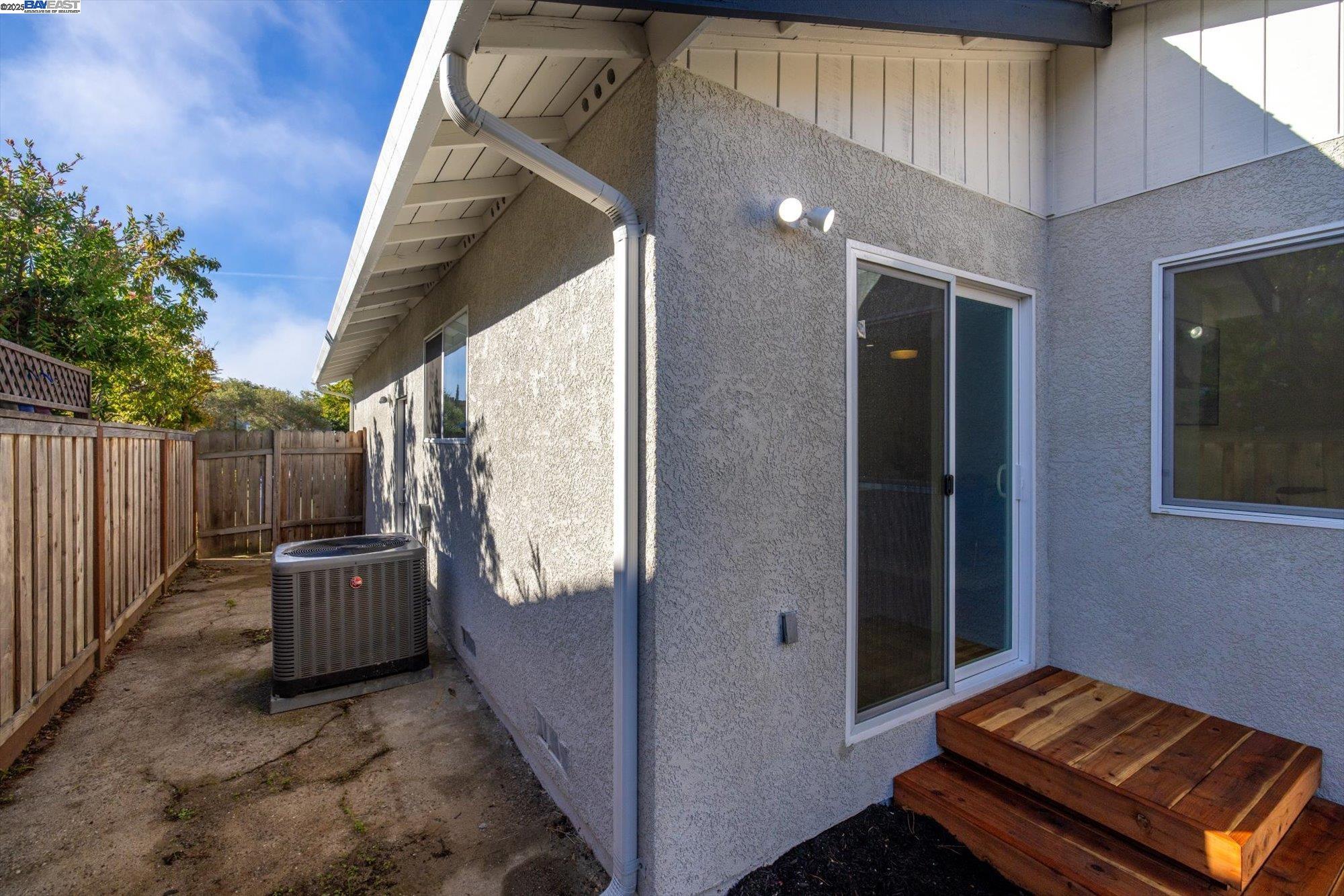 Detail Gallery Image 36 of 57 For 109 Bellflower Ct, Hercules,  CA 94547 - 3 Beds | 2 Baths